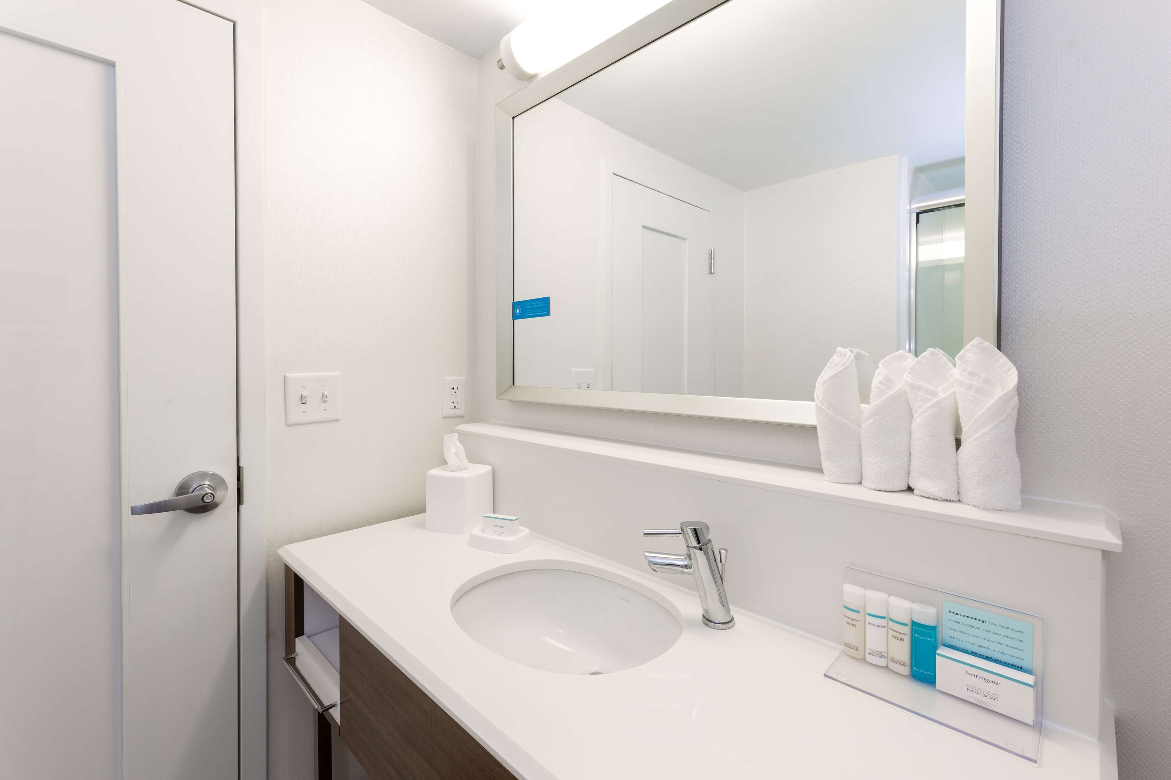 Hampton Inn Columbia I 26 Harbison Blvd Hampton Inn Columbia I 26 Harbison Blvd