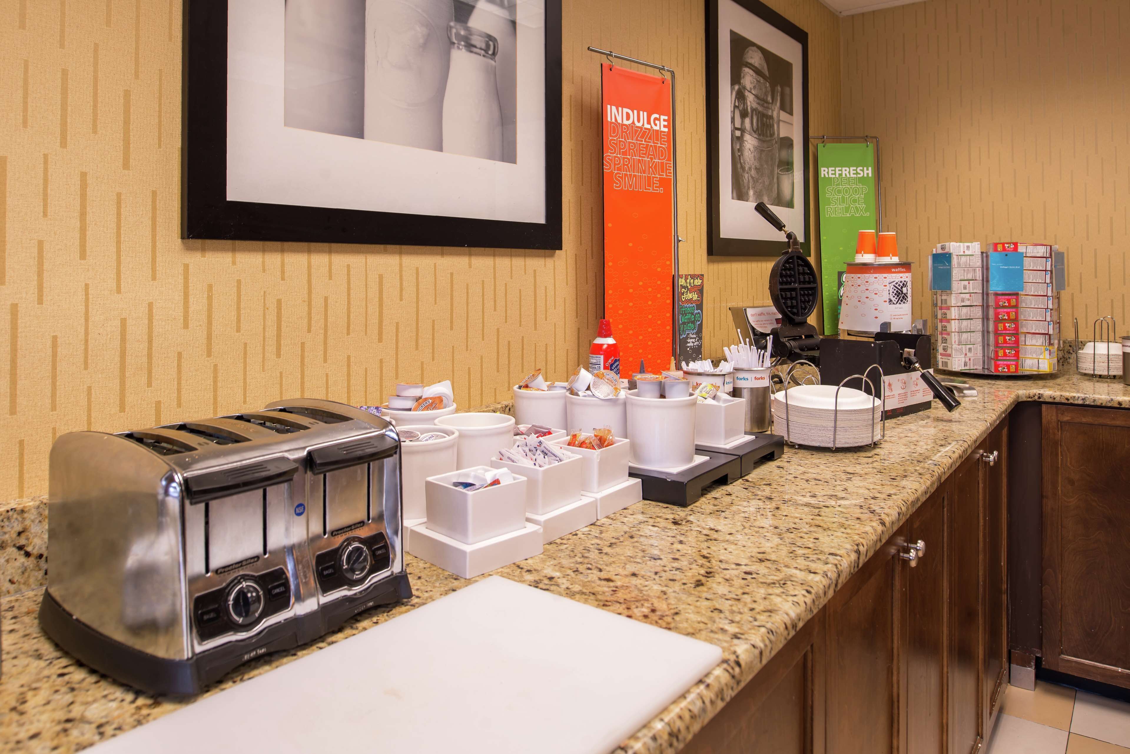 Hampton Inn Columbia Northeast - Fort Jackson Area Hampton Inn Columbia Northeast - Fort Jackson Area
