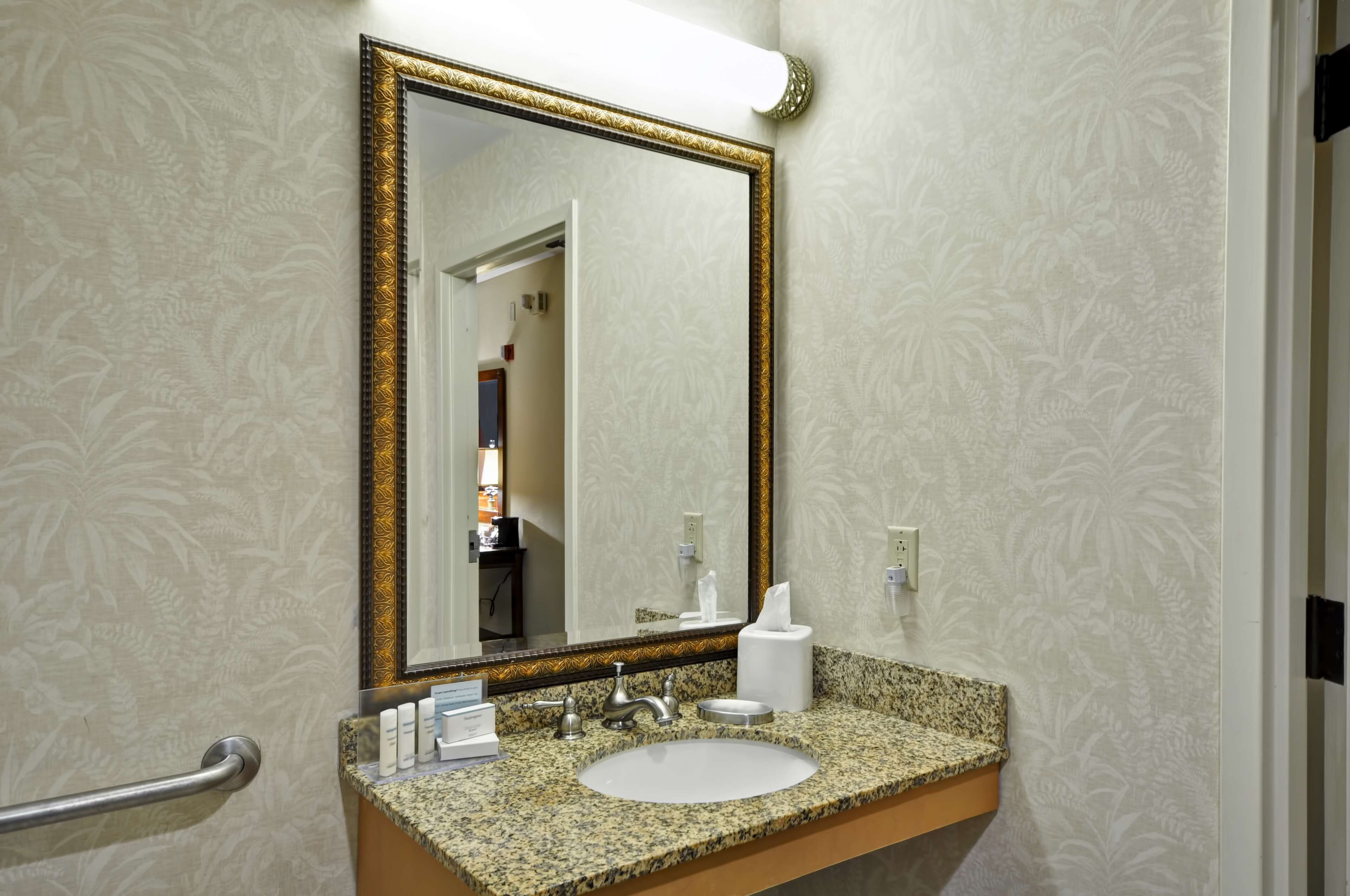 Hampton Inn & Suites Charleston/Mt.Pleasant Isle Of Palms Hampton Inn & Suites Charleston/Mt.Pleasant Isle Of Palms