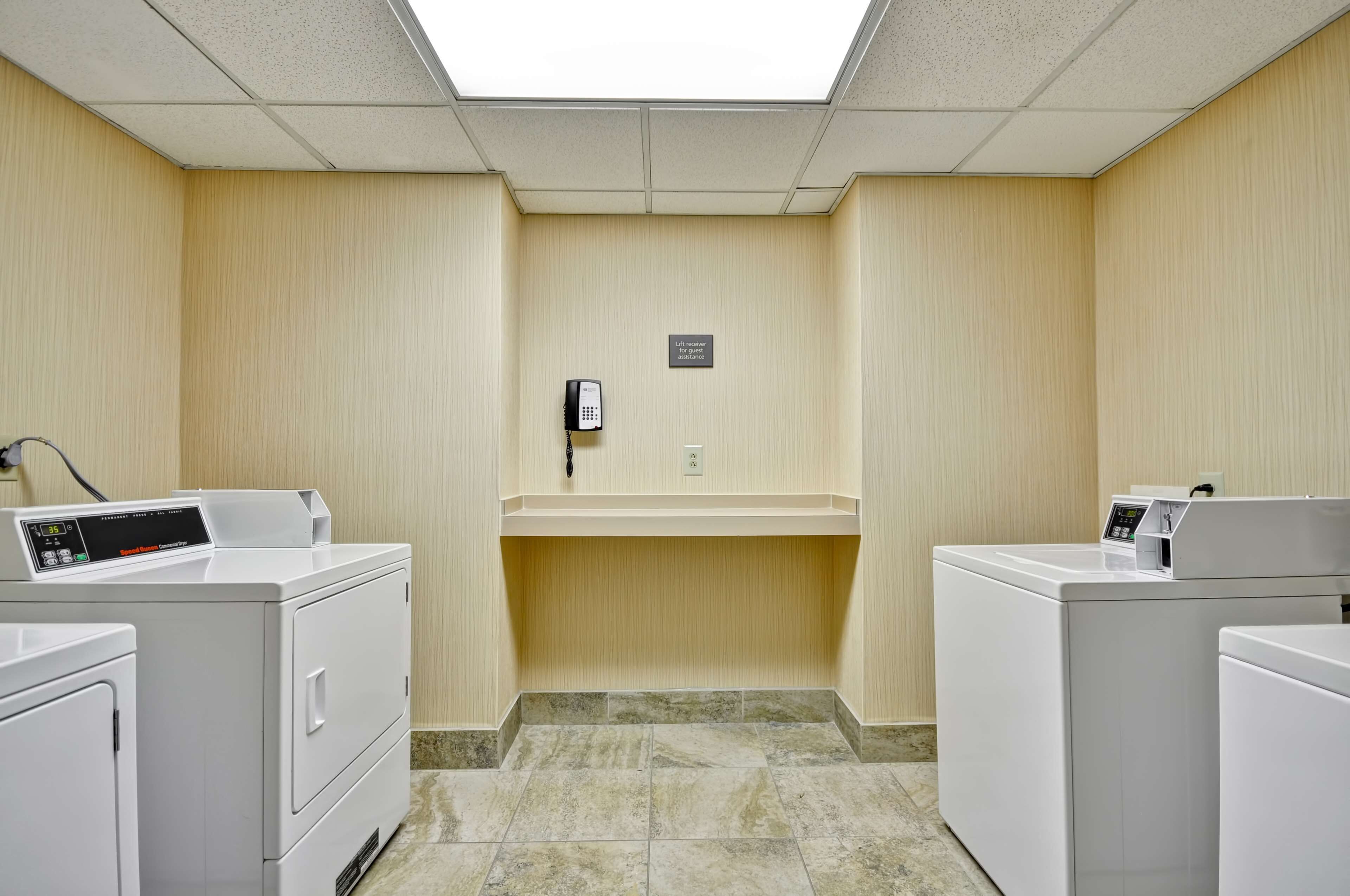 Hampton Inn & Suites Charleston/Mt.Pleasant Isle Of Palms Hampton Inn & Suites Charleston/Mt.Pleasant Isle Of Palms