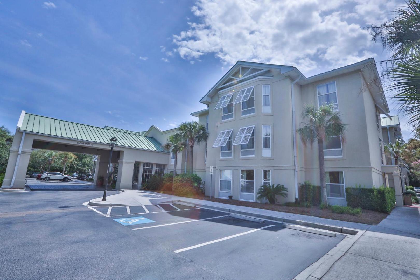 Hampton Inn & Suites Charleston/Mt.Pleasant Isle Of Palms Hampton Inn & Suites Charleston/Mt.Pleasant Isle Of Palms