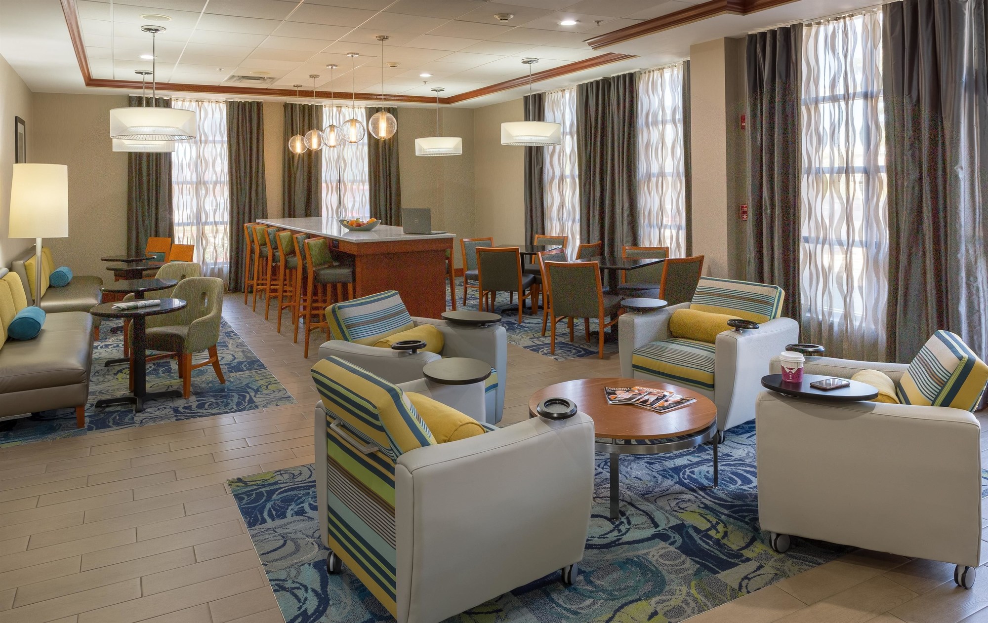 Hampton Inn and Suites Downtown Knoxville Hampton Inn and Suites Downtown Knoxville