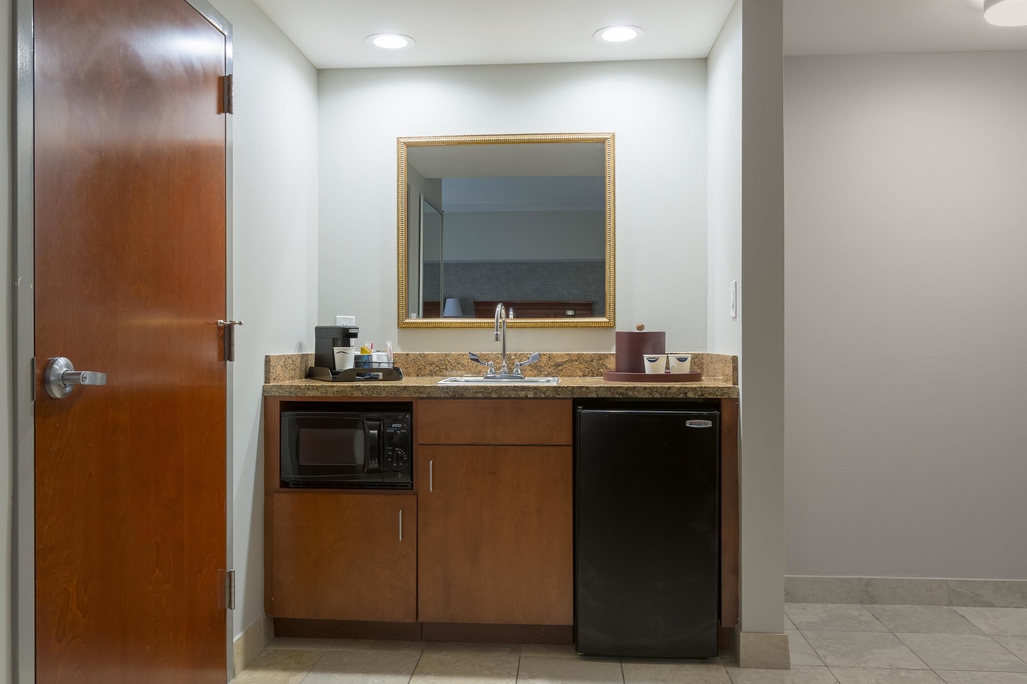 Hampton Inn and Suites Downtown Knoxville Hampton Inn and Suites Downtown Knoxville