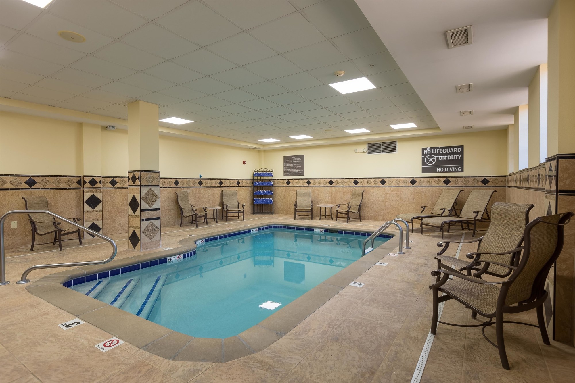 Hampton Inn and Suites Downtown Knoxville Hampton Inn and Suites Downtown Knoxville