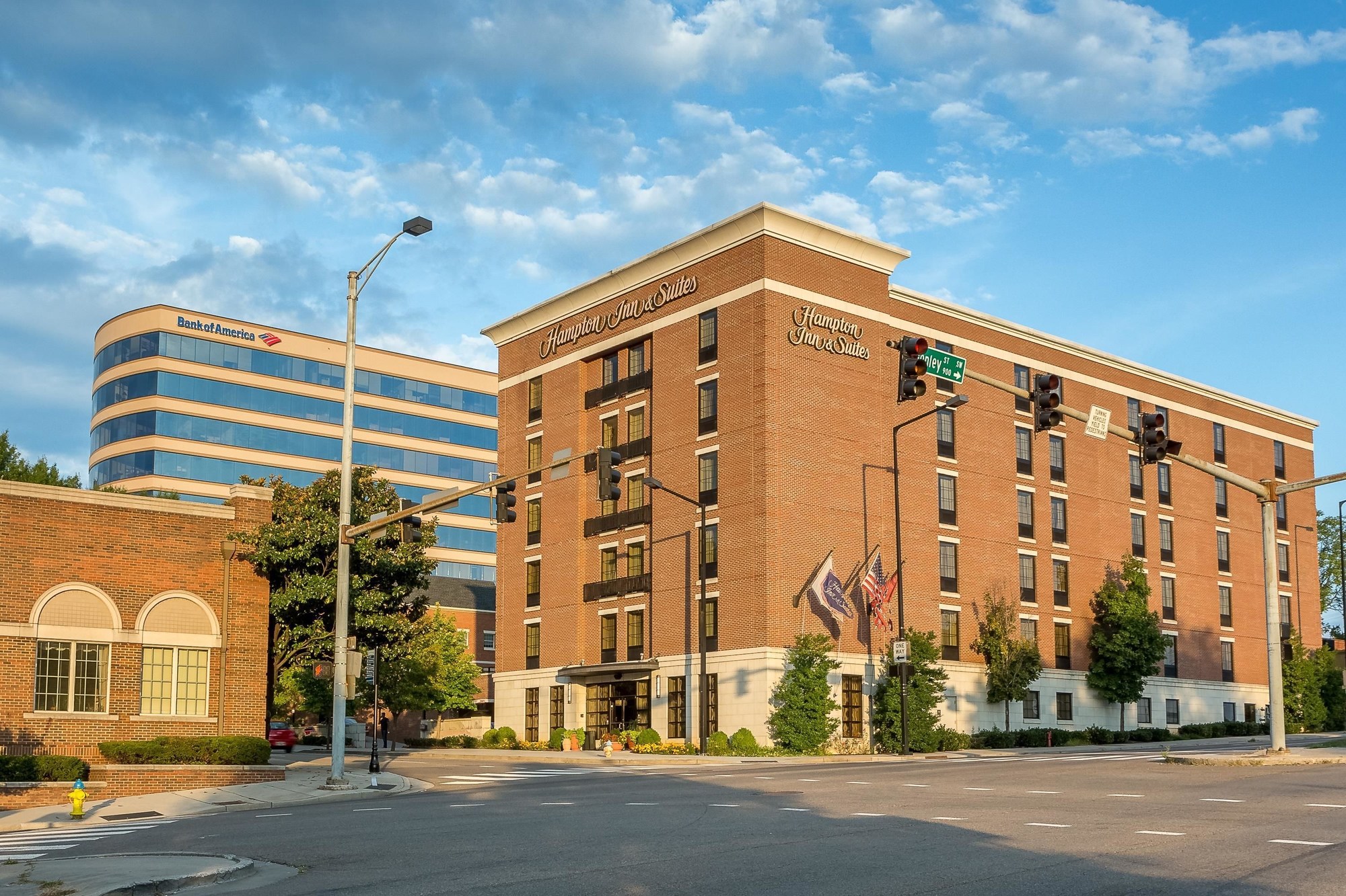 Hampton Inn and Suites Downtown Knoxville Hampton Inn and Suites Downtown Knoxville