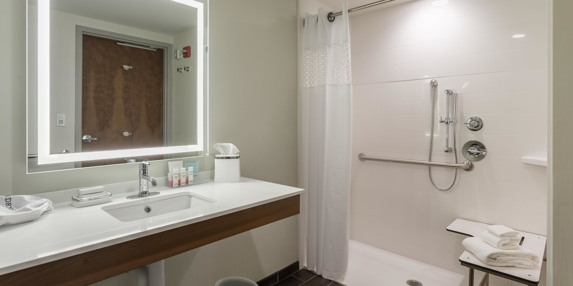 Hampton Inn & Suites Knoxville Papermill Drive Hampton Inn & Suites Knoxville Papermill Drive