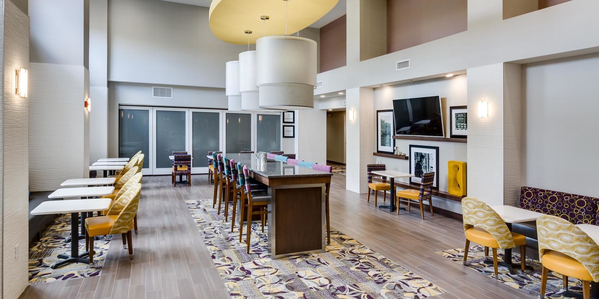 Hampton Inn & Suites Knoxville Papermill Drive Hampton Inn & Suites Knoxville Papermill Drive