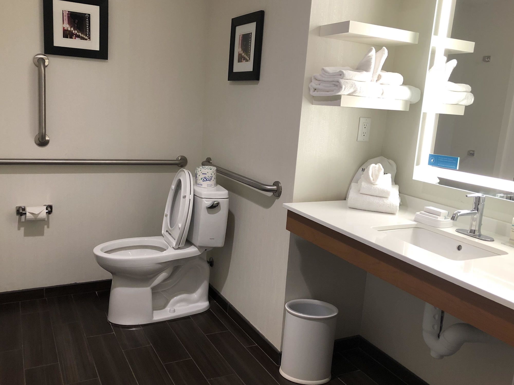 Hampton Inn & Suites Knoxville Papermill Drive Hampton Inn & Suites Knoxville Papermill Drive
