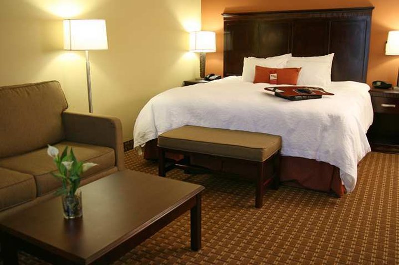 Hampton Inn & Suites Sevierville @ Stadium Drive Hampton Inn & Suites Sevierville @ Stadium Drive