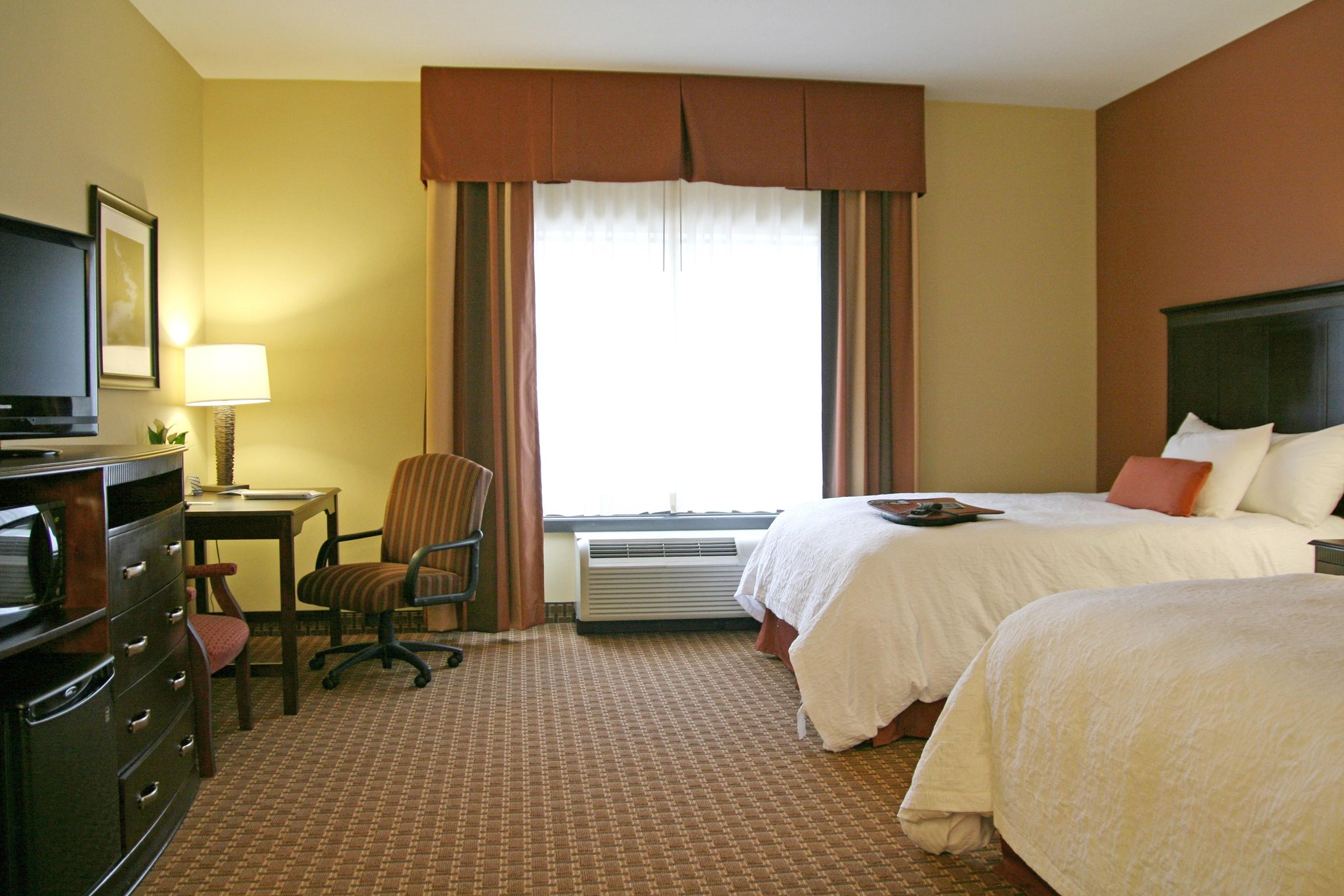Hampton Inn & Suites Sevierville @ Stadium Drive Hampton Inn & Suites Sevierville @ Stadium Drive