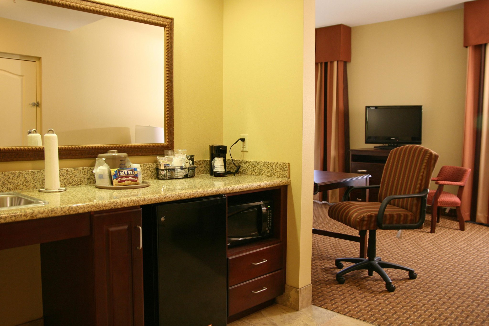 Hampton Inn & Suites Sevierville @ Stadium Drive Hampton Inn & Suites Sevierville @ Stadium Drive