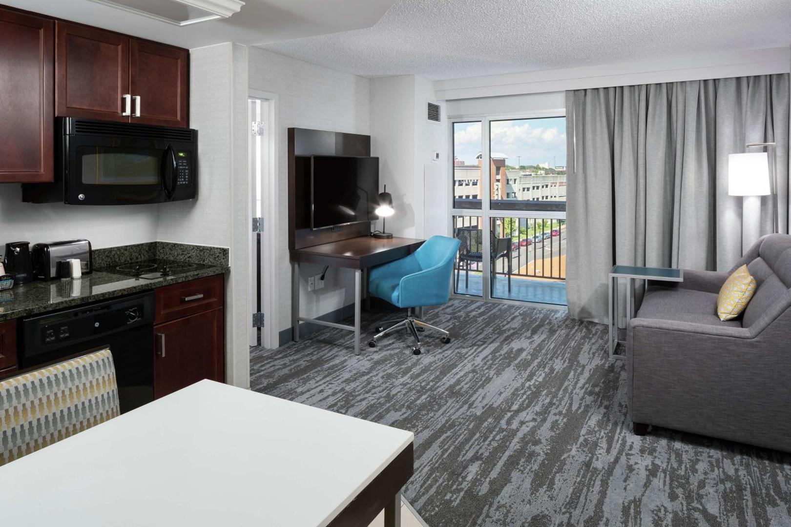 Hampton Inn & Suites Memphis-Beale Street Hampton Inn & Suites Memphis-Beale Street