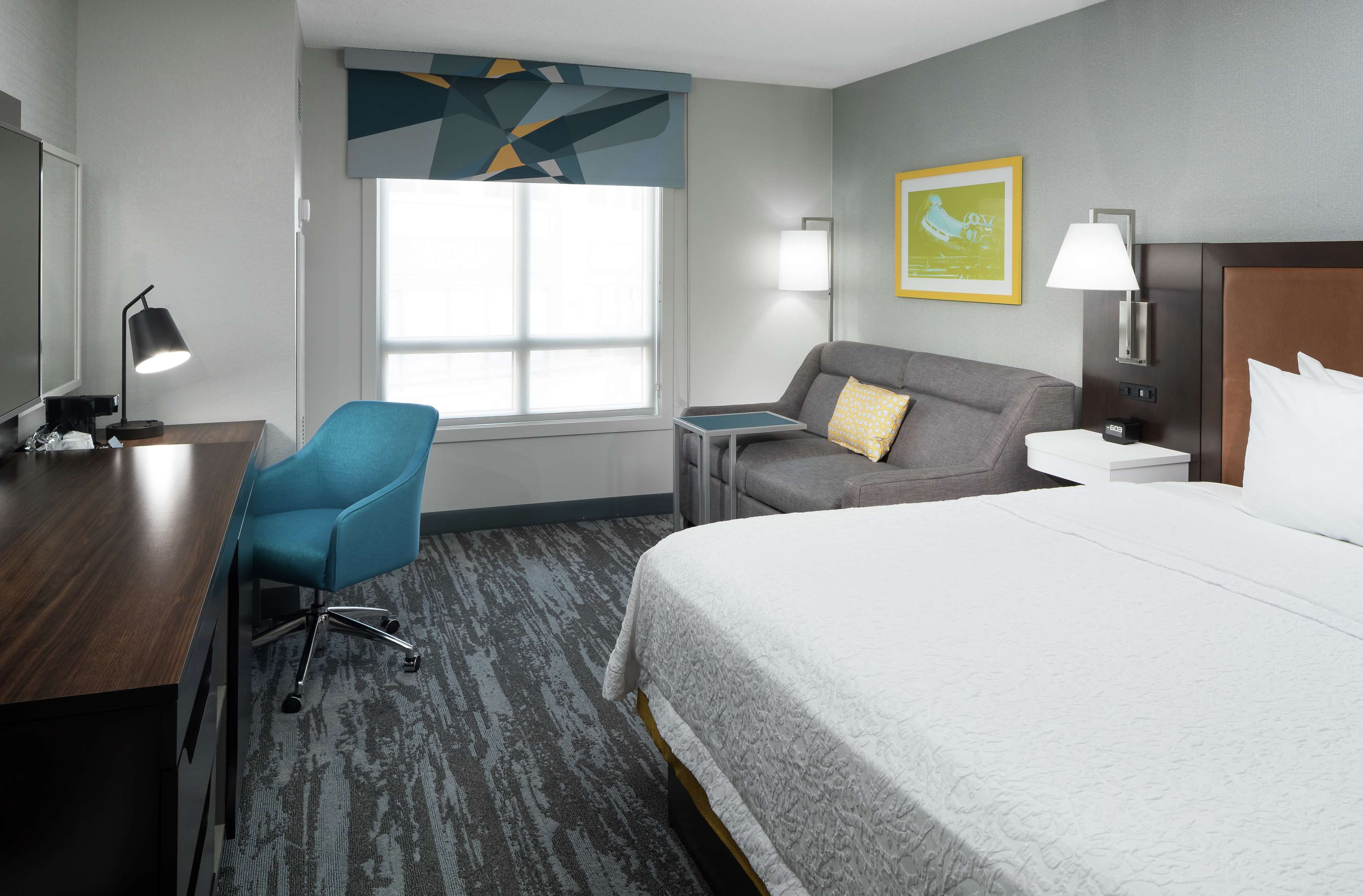 Hampton Inn & Suites Memphis-Beale Street Hampton Inn & Suites Memphis-Beale Street