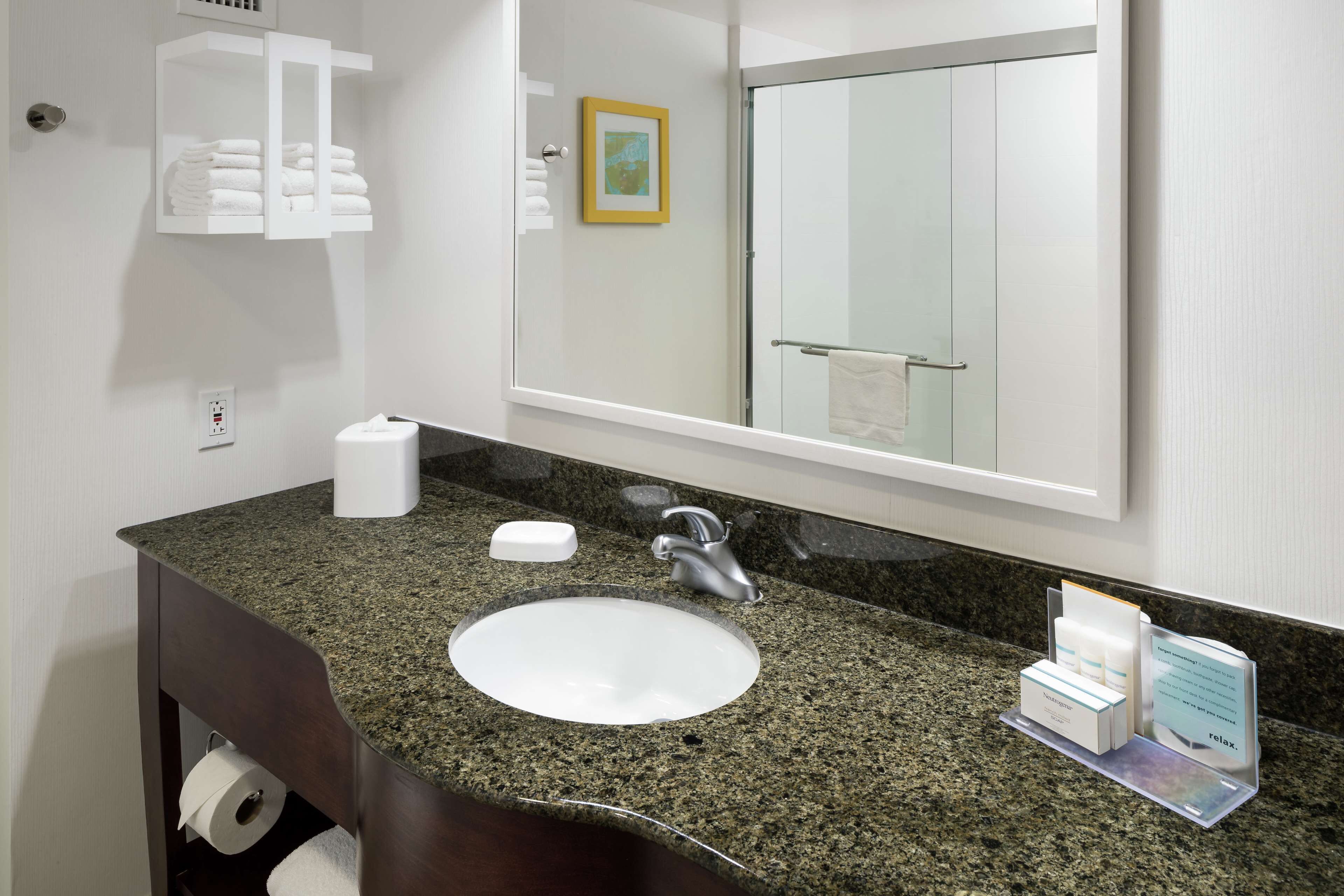 Hampton Inn & Suites Memphis-Beale Street Hampton Inn & Suites Memphis-Beale Street