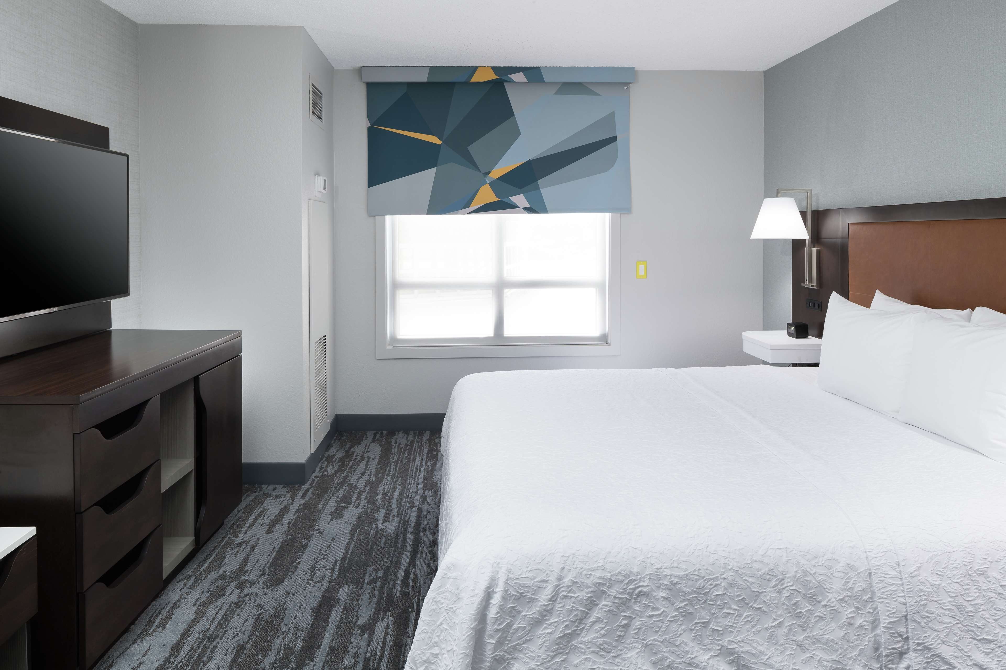Hampton Inn & Suites Memphis-Beale Street Hampton Inn & Suites Memphis-Beale Street