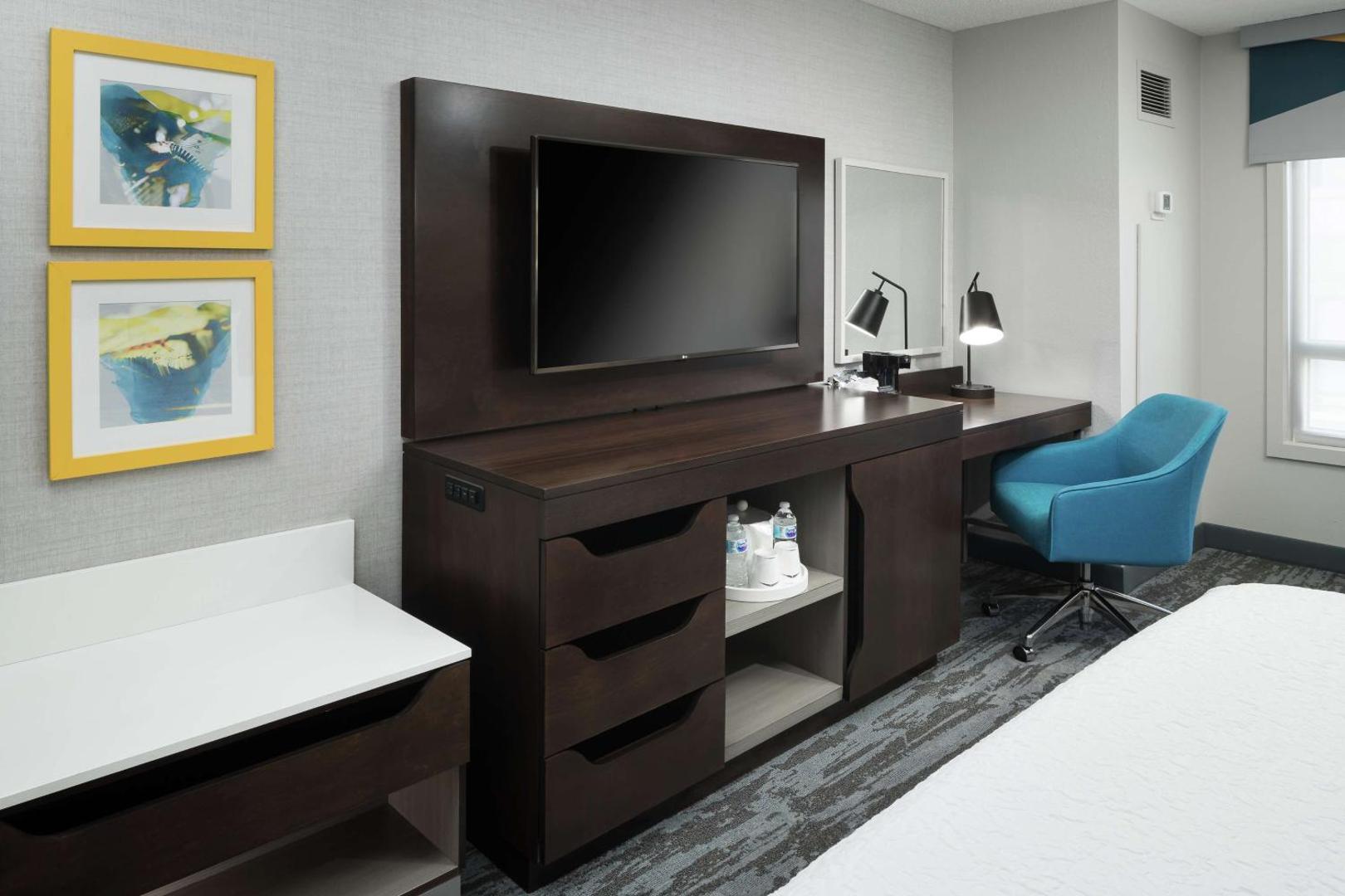 Hampton Inn & Suites Memphis-Beale Street Hampton Inn & Suites Memphis-Beale Street