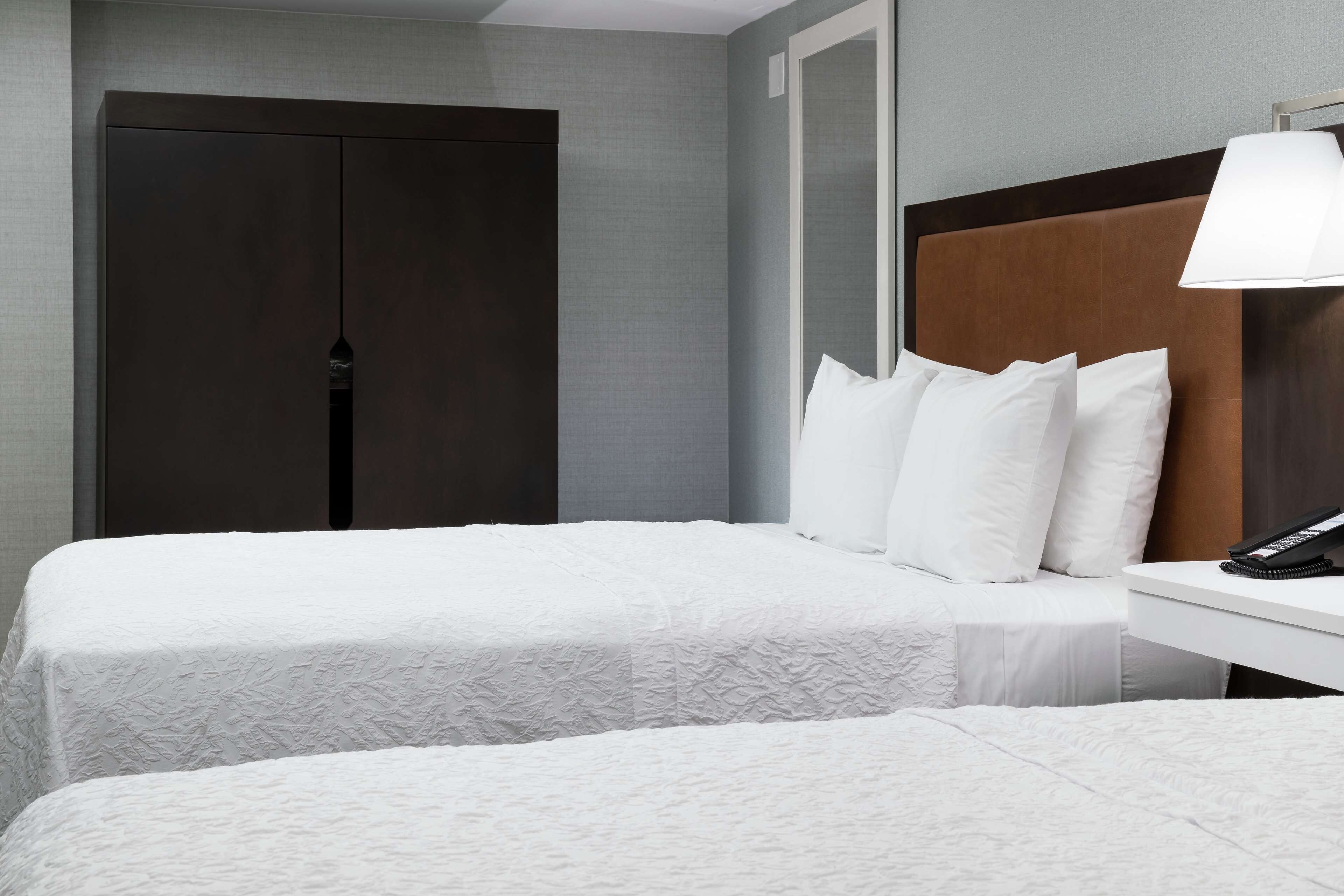 Hampton Inn & Suites Memphis-Beale Street Hampton Inn & Suites Memphis-Beale Street