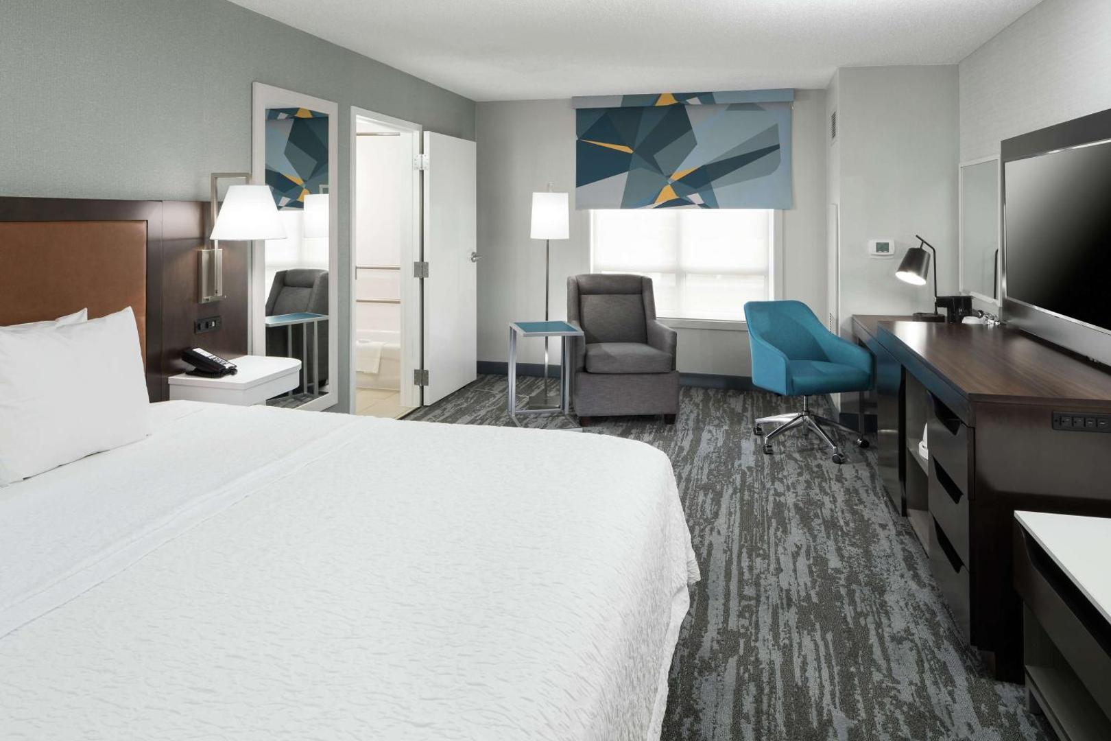 Hampton Inn & Suites Memphis-Beale Street Hampton Inn & Suites Memphis-Beale Street