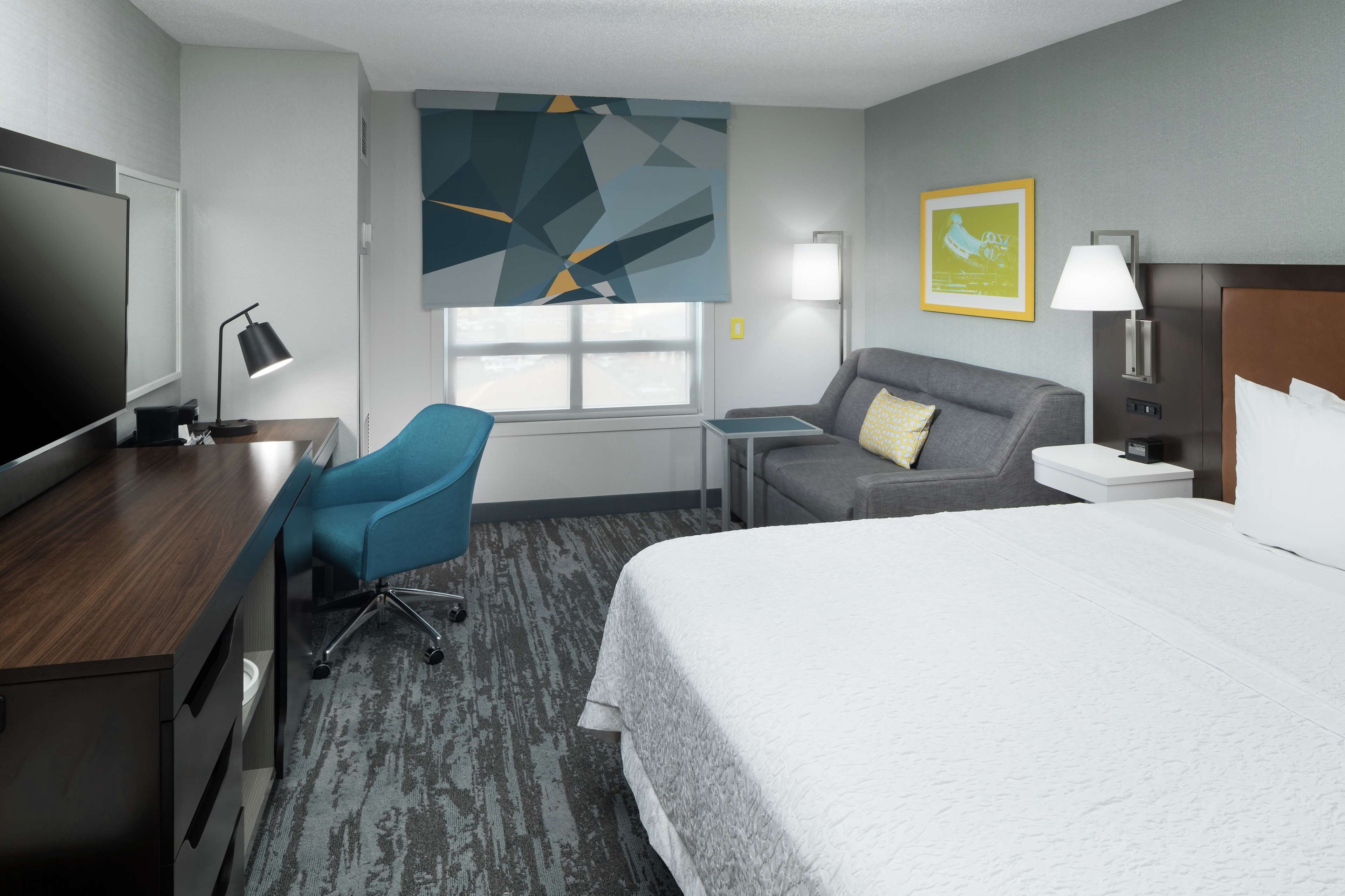 Hampton Inn & Suites Memphis-Beale Street Hampton Inn & Suites Memphis-Beale Street