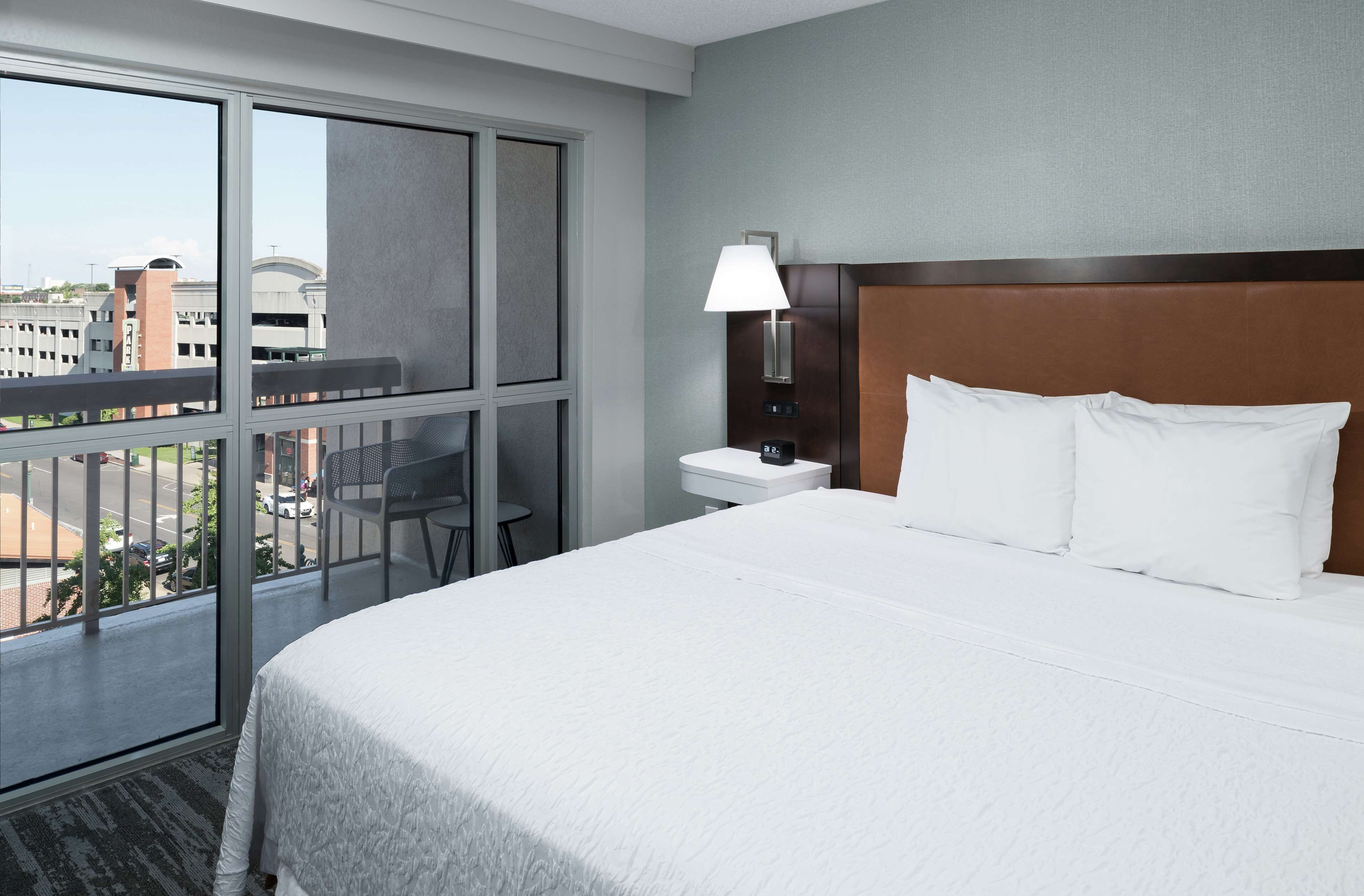 Hampton Inn & Suites Memphis-Beale Street Hampton Inn & Suites Memphis-Beale Street