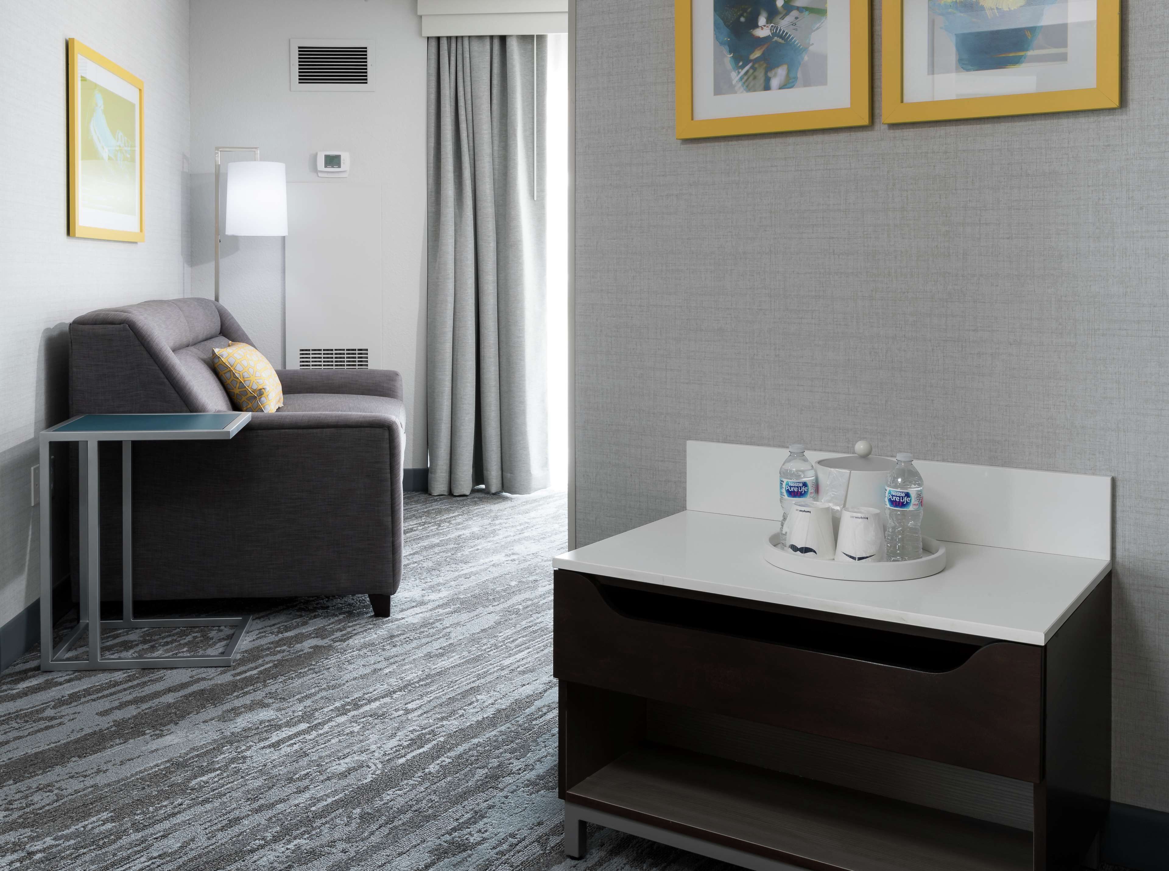 Hampton Inn & Suites Memphis-Beale Street Hampton Inn & Suites Memphis-Beale Street