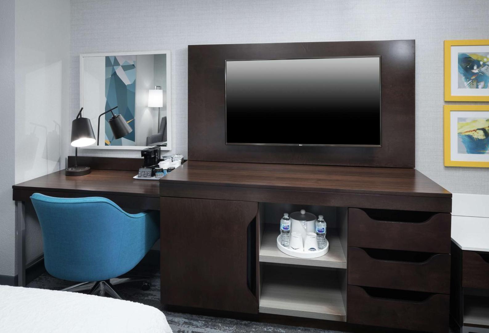 Hampton Inn & Suites Memphis-Beale Street Hampton Inn & Suites Memphis-Beale Street