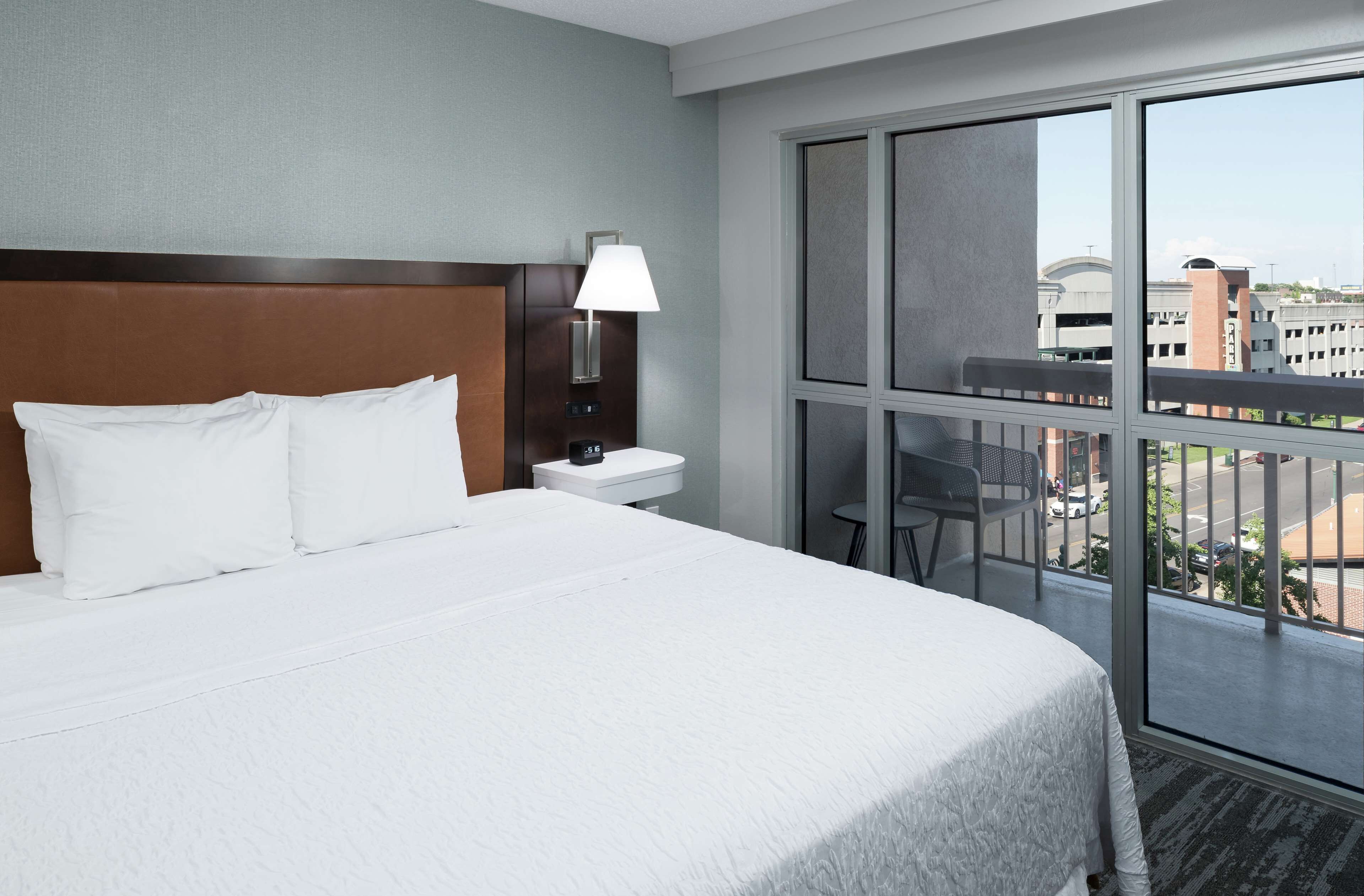Hampton Inn & Suites Memphis-Beale Street Hampton Inn & Suites Memphis-Beale Street