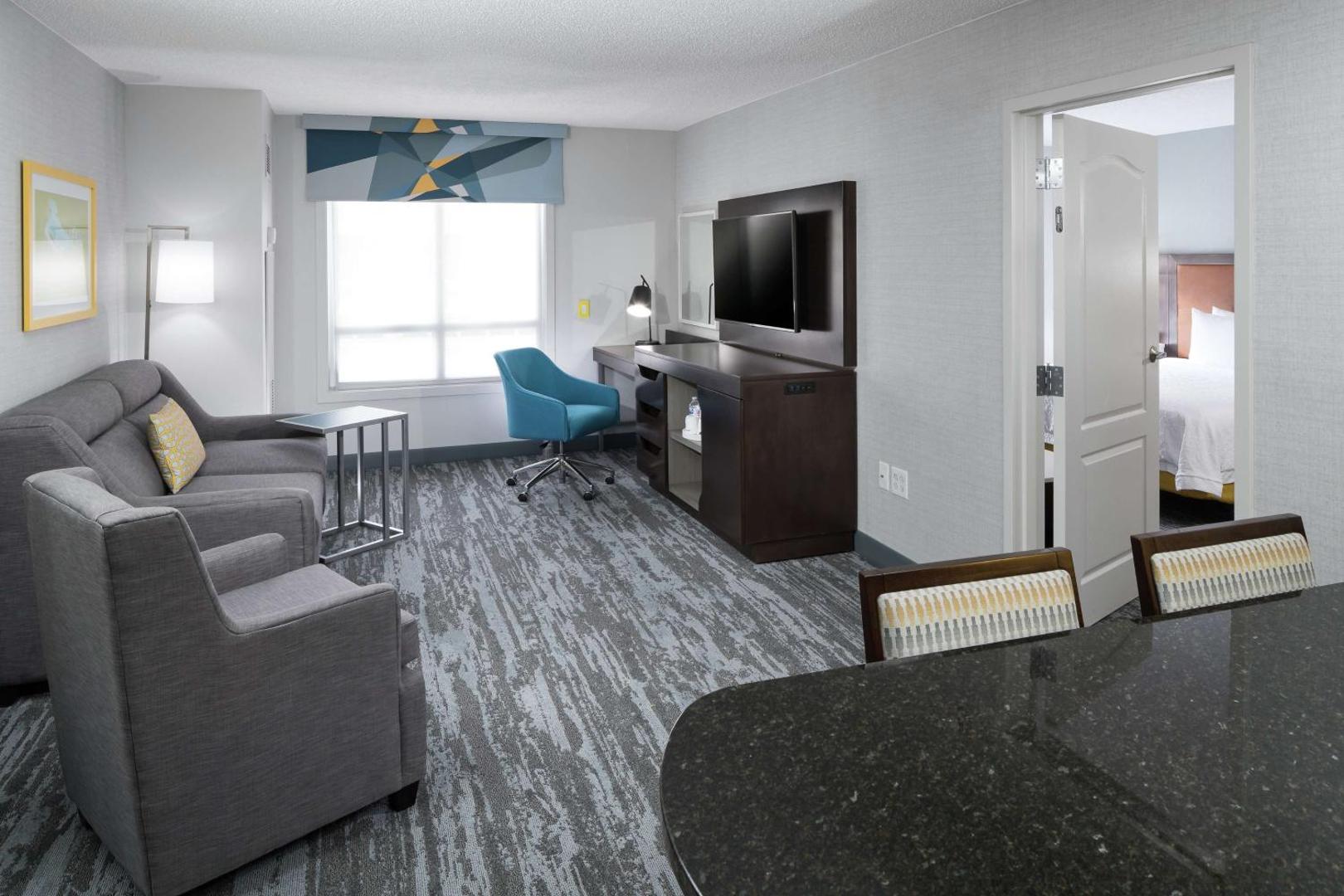 Hampton Inn & Suites Memphis-Beale Street Hampton Inn & Suites Memphis-Beale Street
