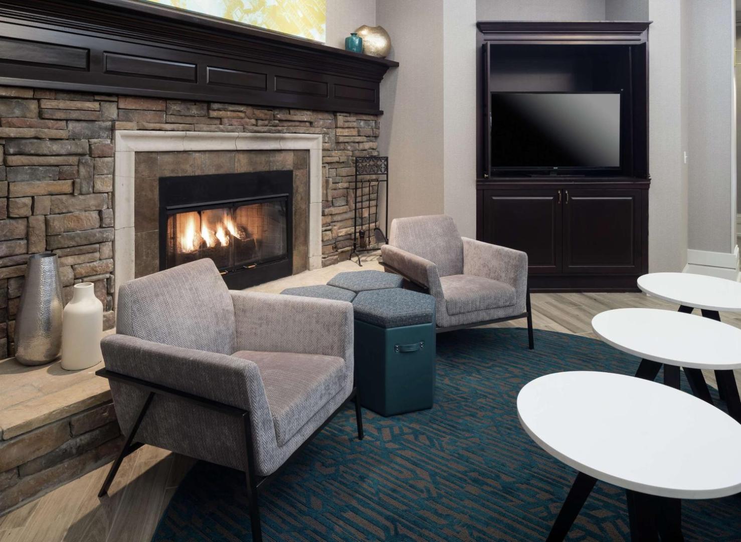 Hampton Inn & Suites Memphis-Beale Street Hampton Inn & Suites Memphis-Beale Street