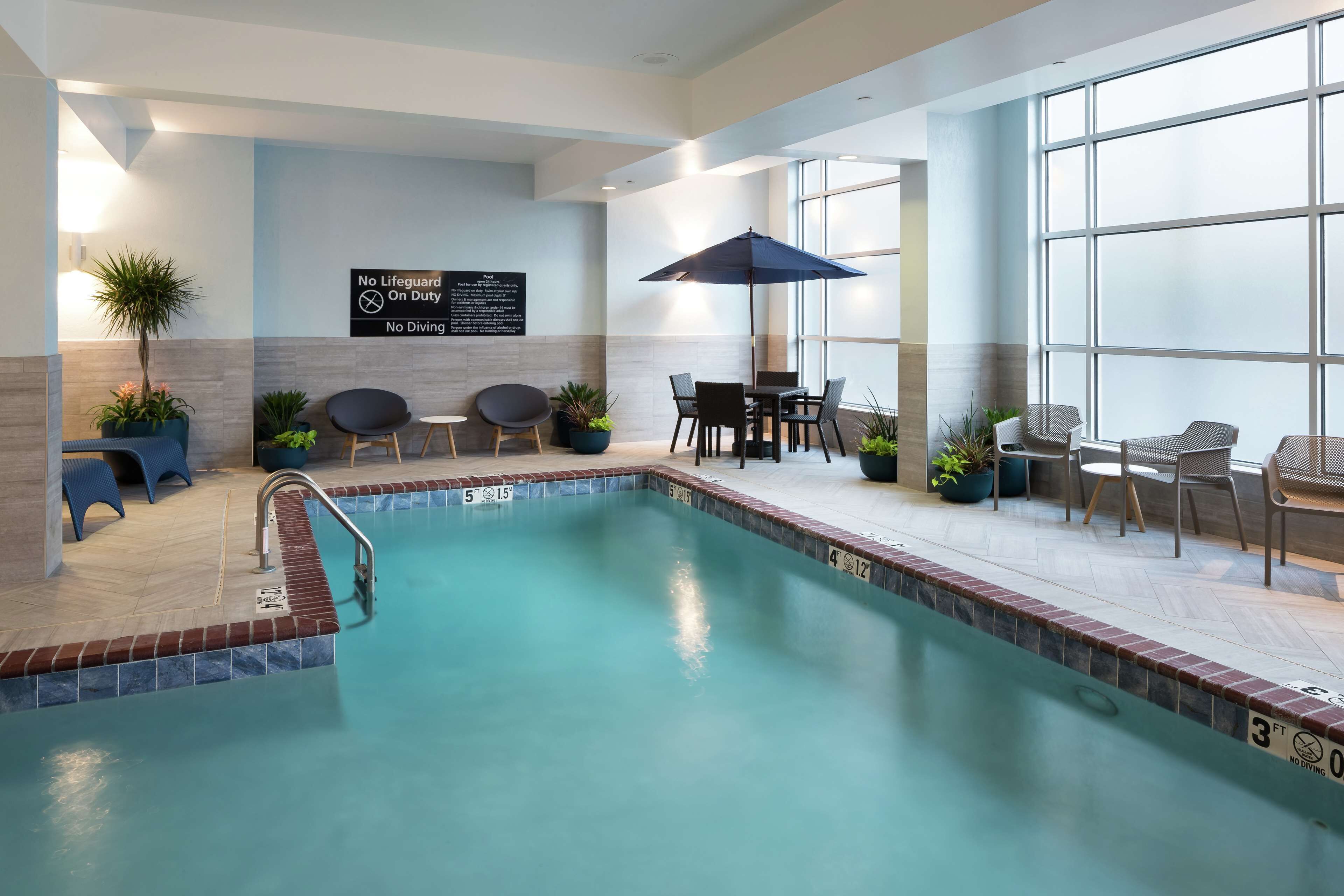 Hampton Inn & Suites Memphis-Beale Street Hampton Inn & Suites Memphis-Beale Street