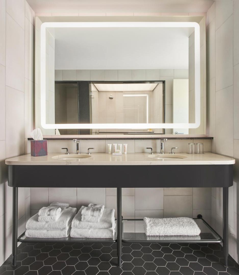 The Bankers Alley Hotel Nashville Tapestry Collection by Hilton