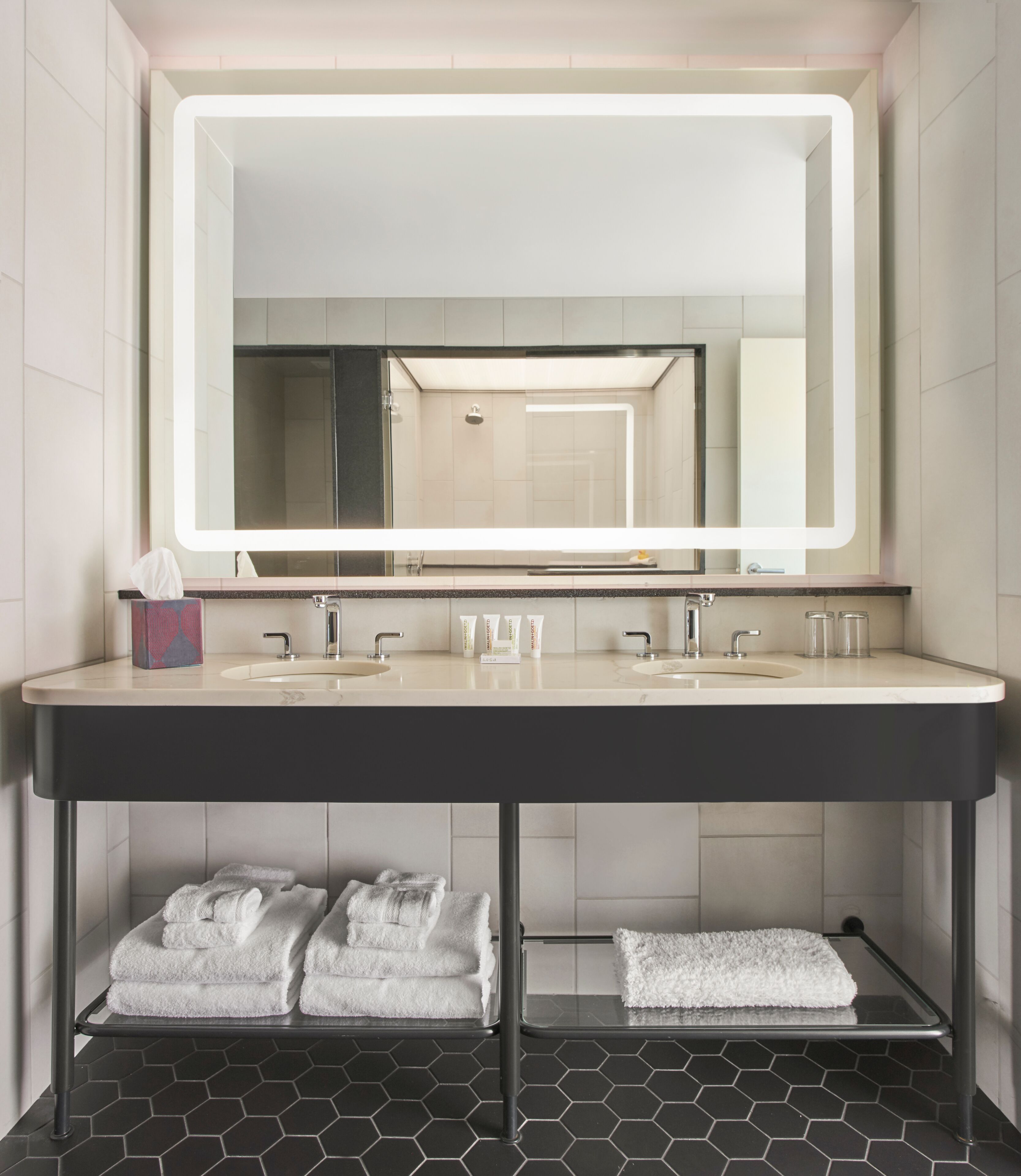 The Bankers Alley Hotel Nashville Tapestry Collection by Hilton