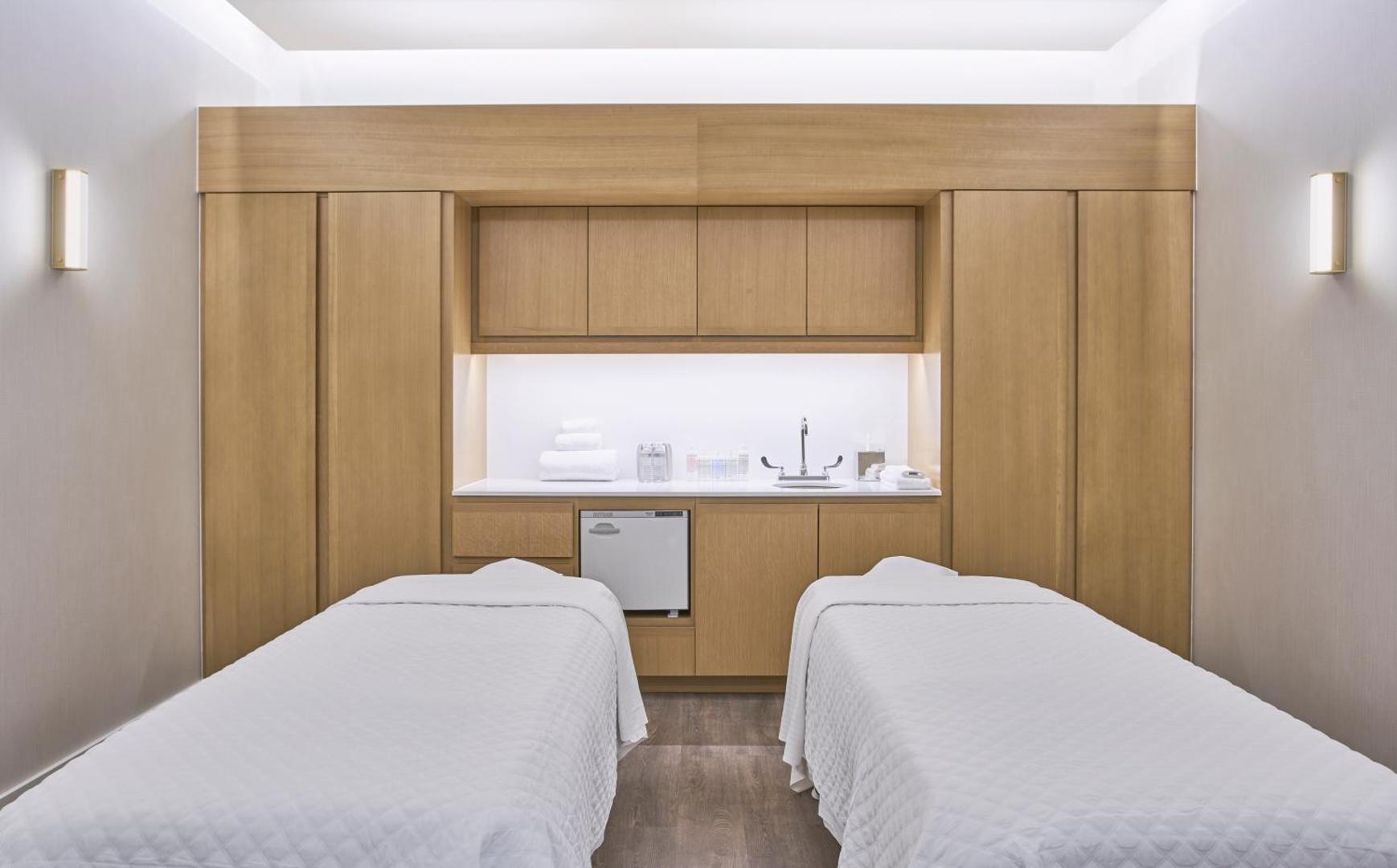 The Bankers Alley Hotel Nashville Tapestry Collection by Hilton