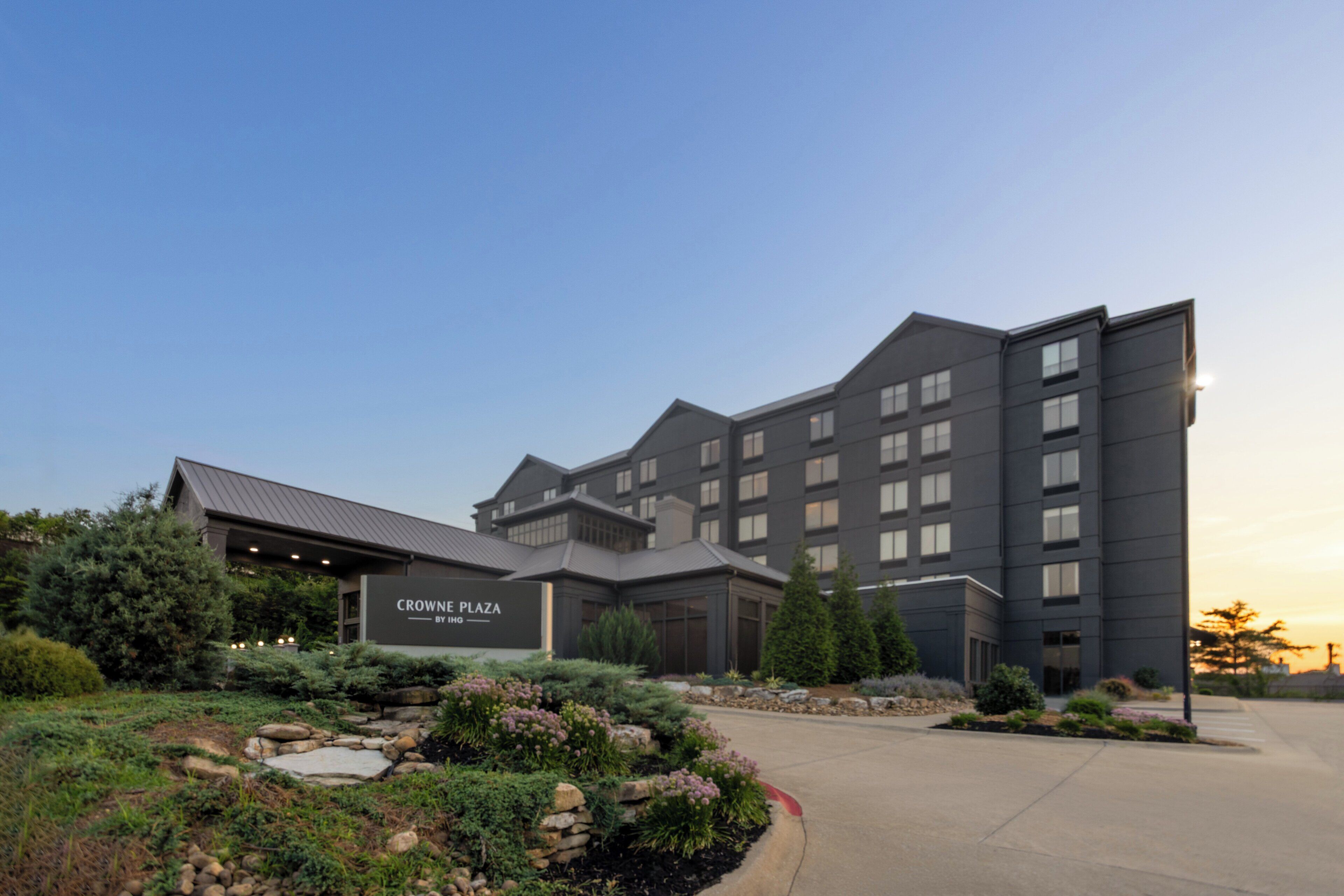 Crowne Plaza Nashville Airport by IHG Crowne Plaza Nashville Airport by IHG
