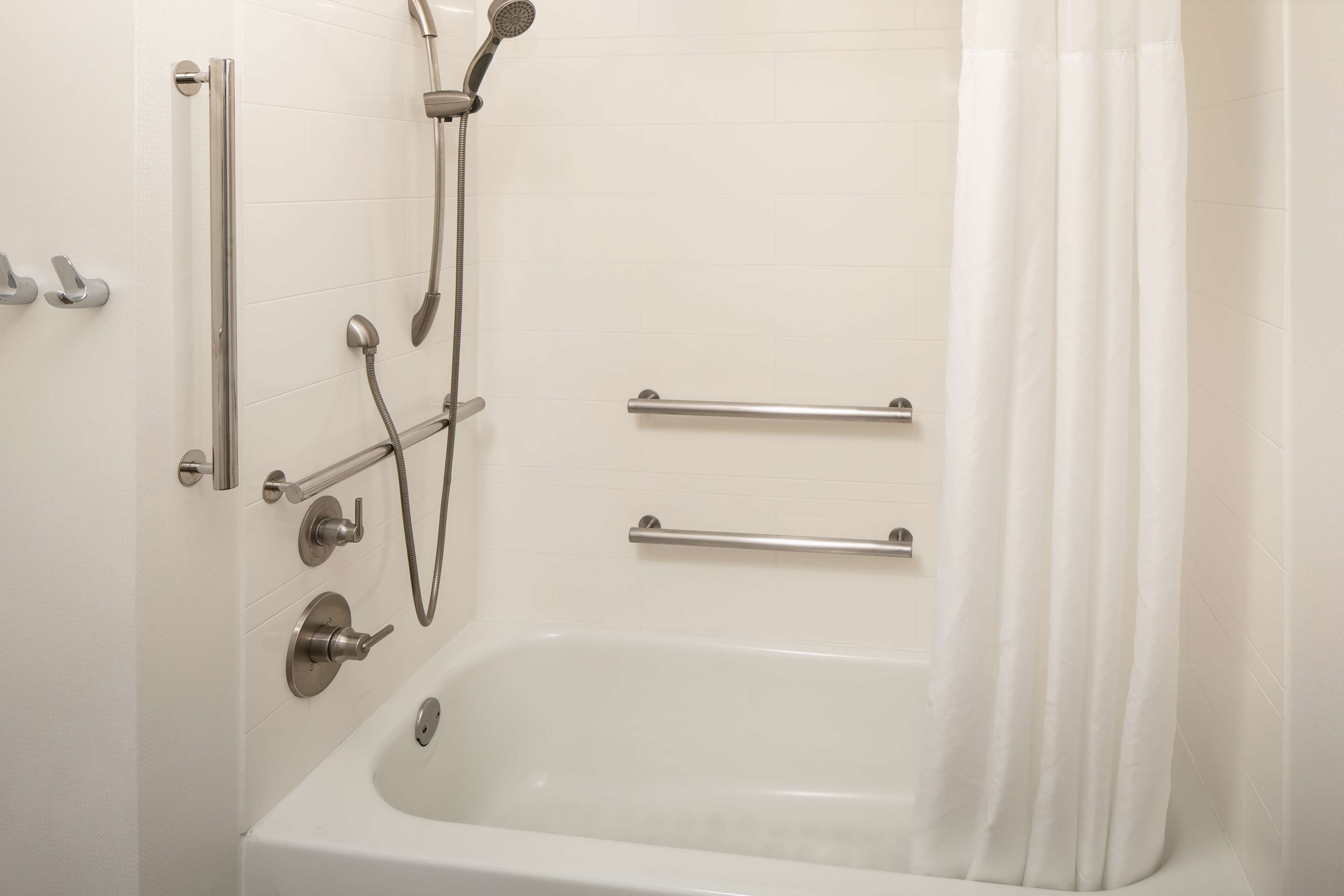 Hampton Inn & Suites Nashville Airport Hampton Inn & Suites Nashville Airport