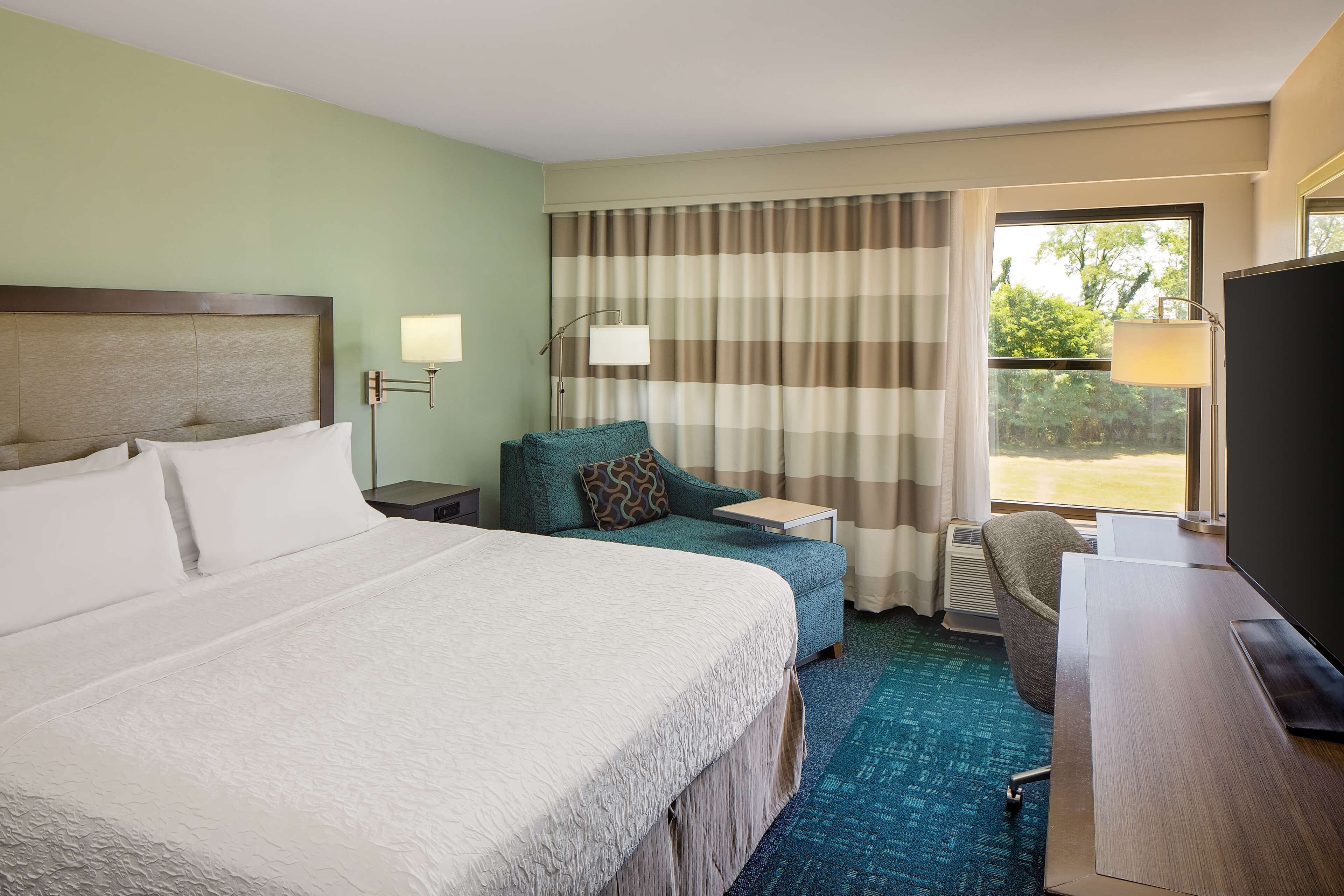 Hampton Inn & Suites Nashville Airport Hampton Inn & Suites Nashville Airport