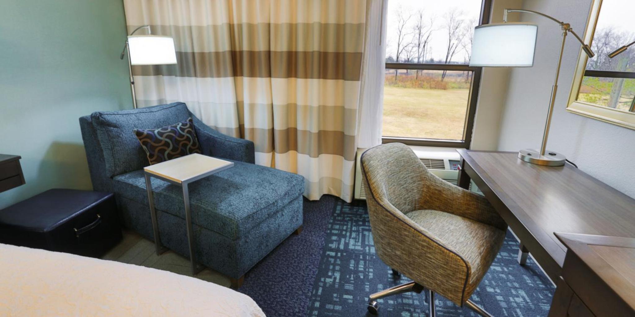 Hampton Inn & Suites Nashville Airport Hampton Inn & Suites Nashville Airport