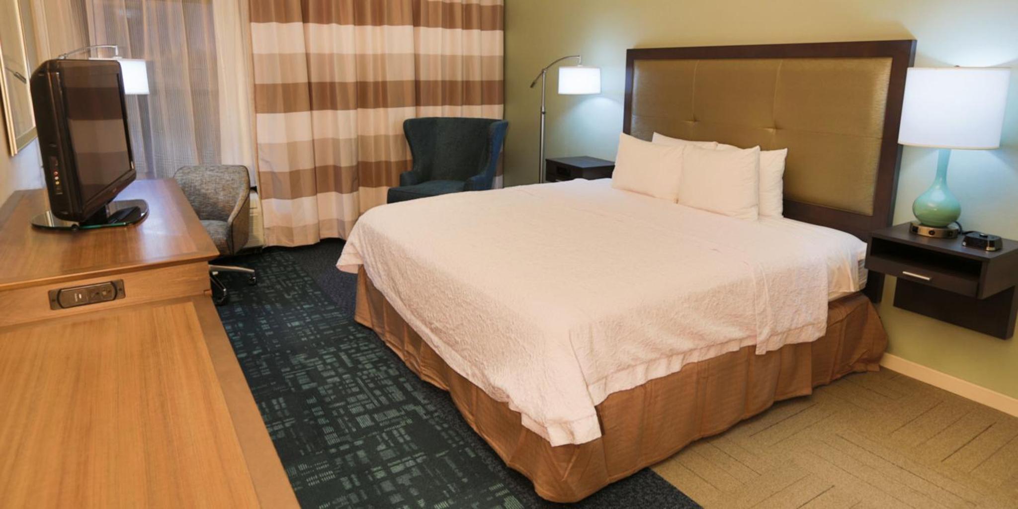 Hampton Inn & Suites Nashville Airport Hampton Inn & Suites Nashville Airport