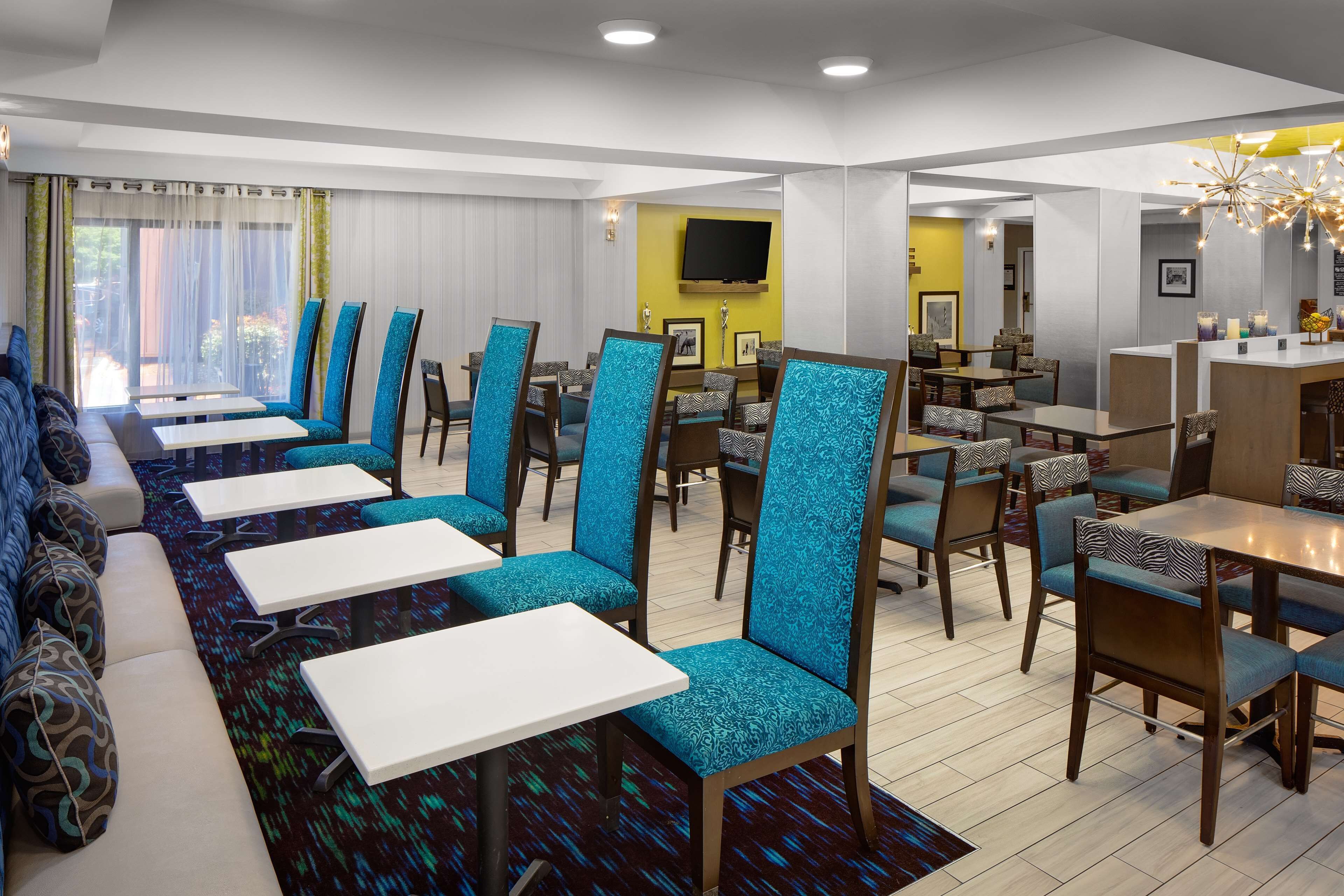 Hampton Inn & Suites Nashville Airport Hampton Inn & Suites Nashville Airport