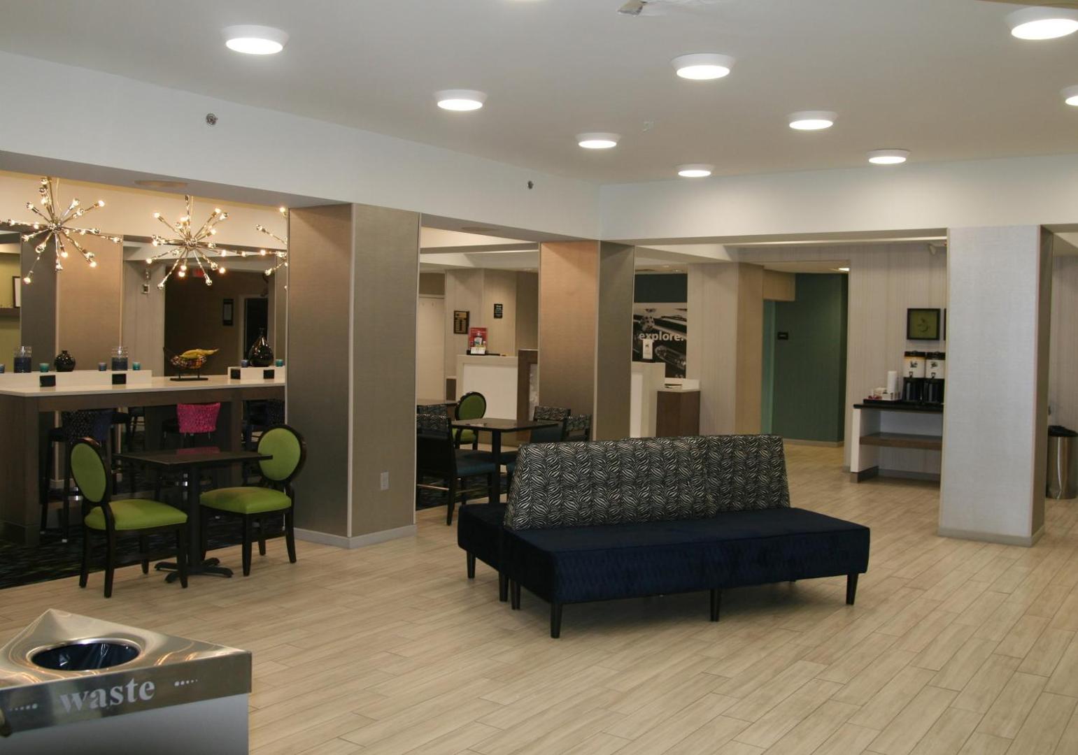 Hampton Inn & Suites Nashville Airport Hampton Inn & Suites Nashville Airport