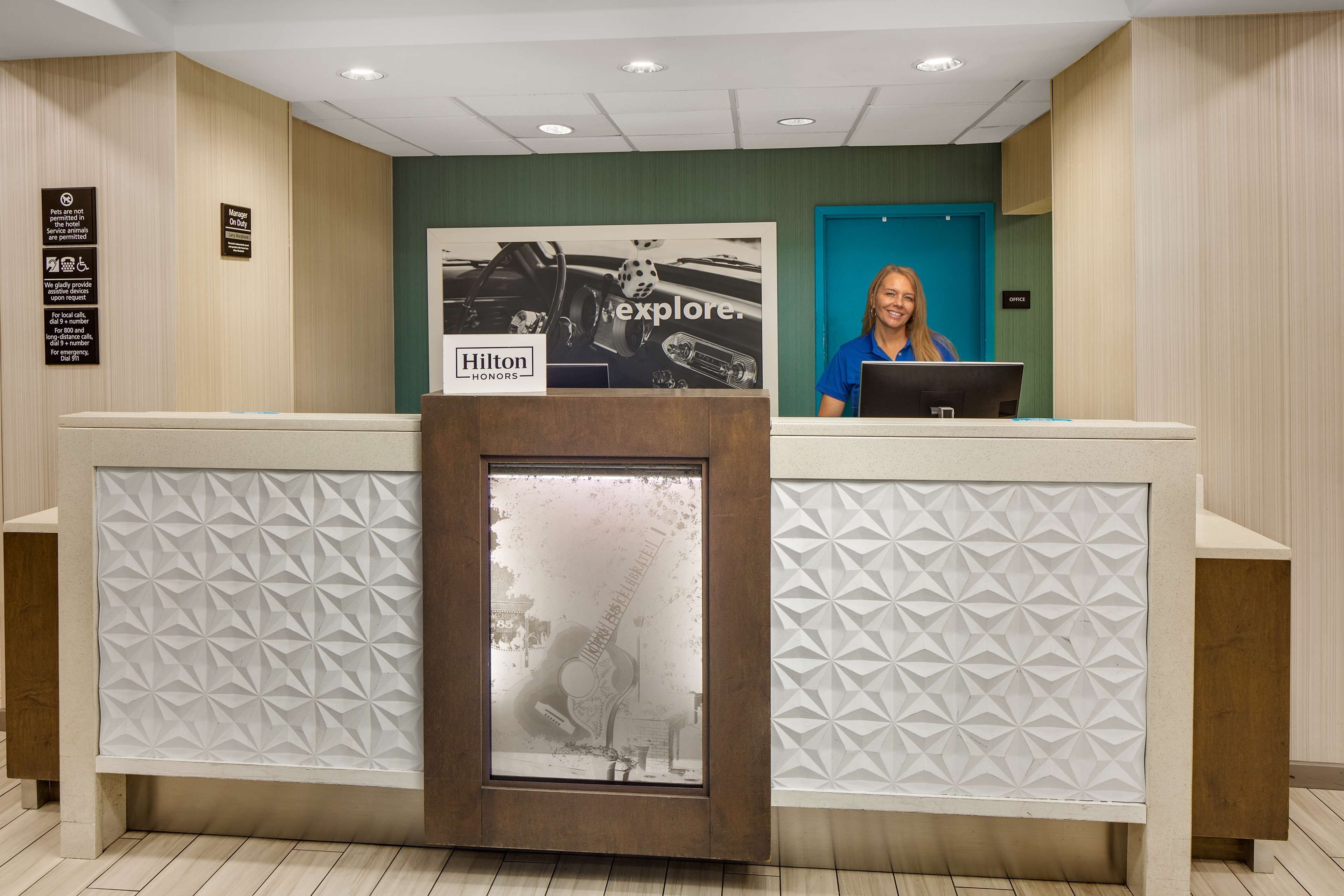 Hampton Inn & Suites Nashville Airport Hampton Inn & Suites Nashville Airport