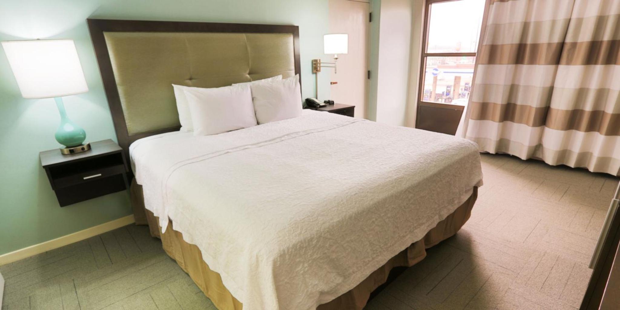 Hampton Inn & Suites Nashville Airport Hampton Inn & Suites Nashville Airport