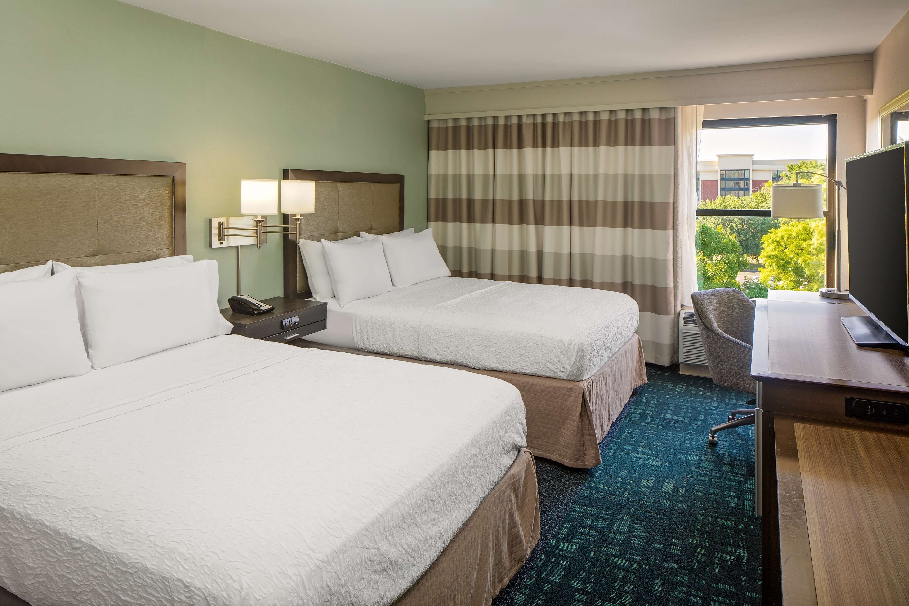 Hampton Inn & Suites Nashville Airport Hampton Inn & Suites Nashville Airport