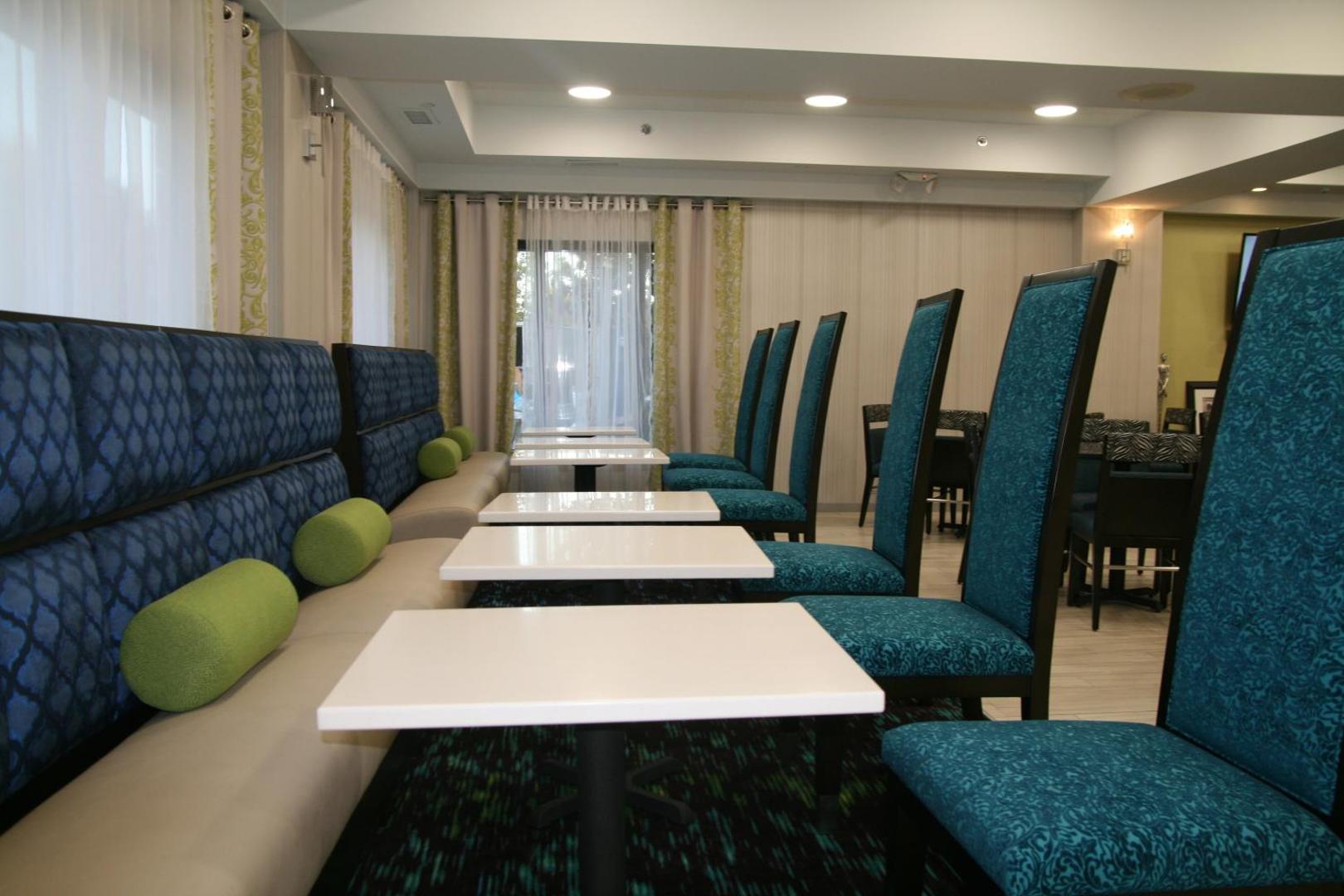 Hampton Inn & Suites Nashville Airport Hampton Inn & Suites Nashville Airport