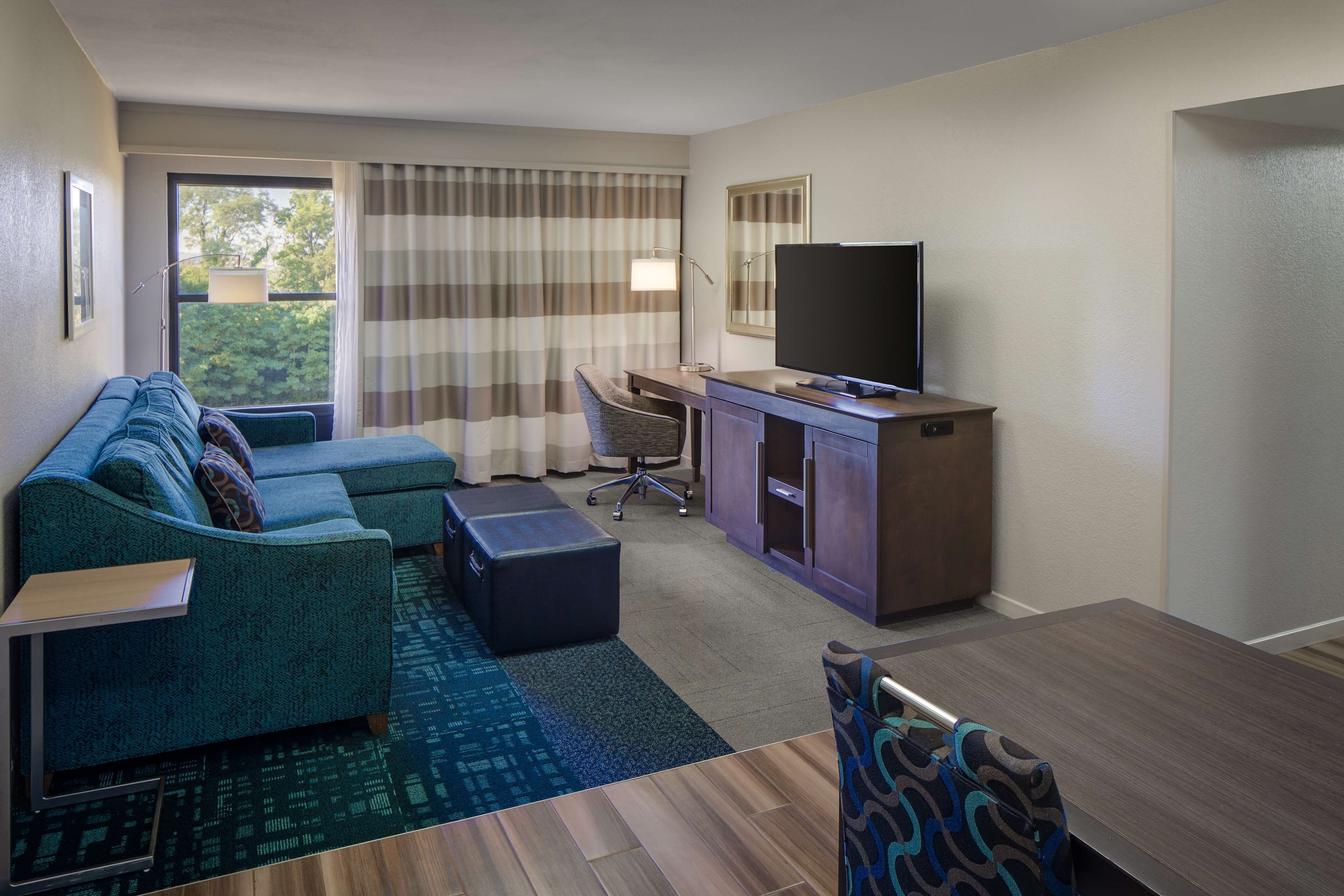 Hampton Inn & Suites Nashville Airport Hampton Inn & Suites Nashville Airport