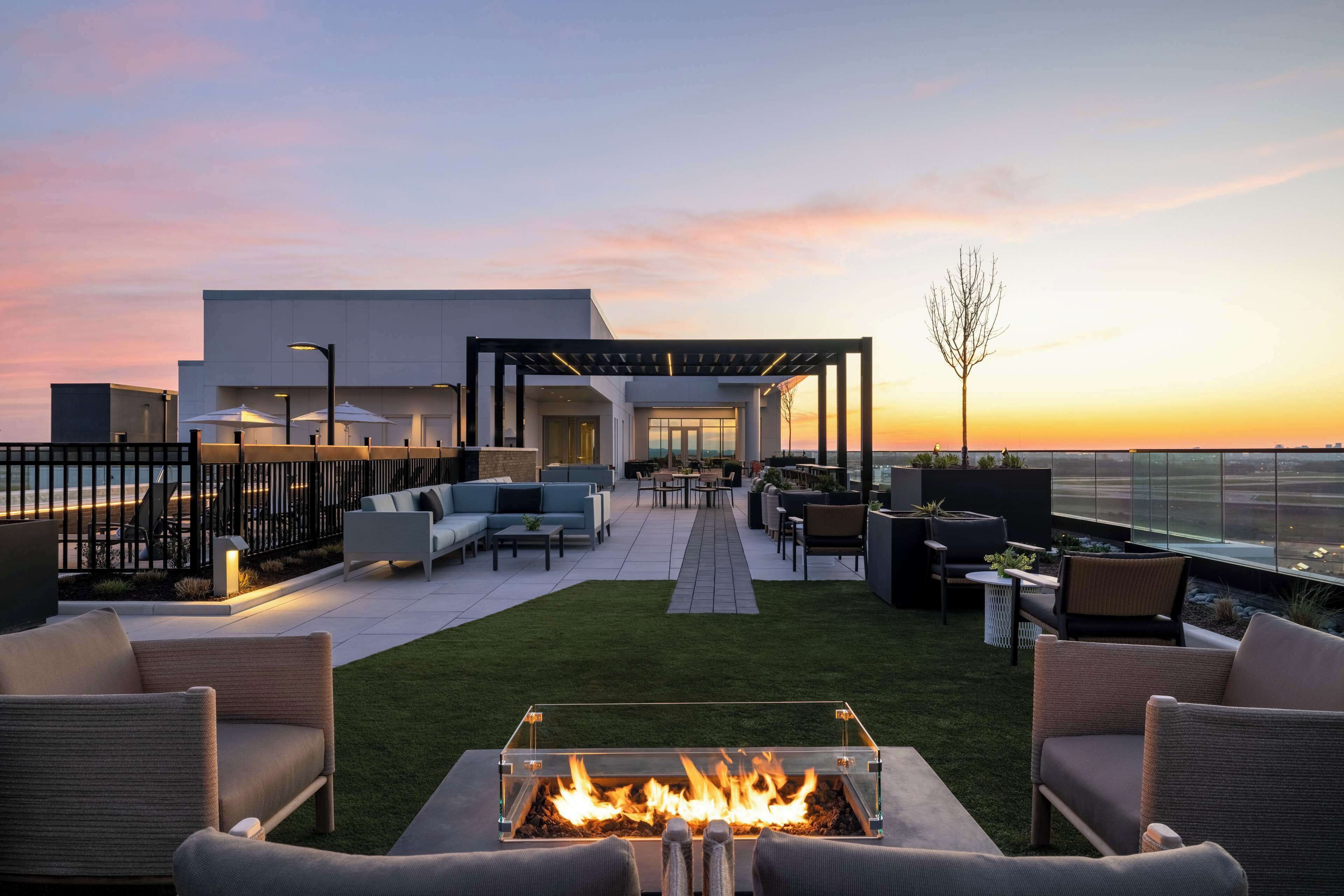 Hilton Nashville Airport BNA Terminal