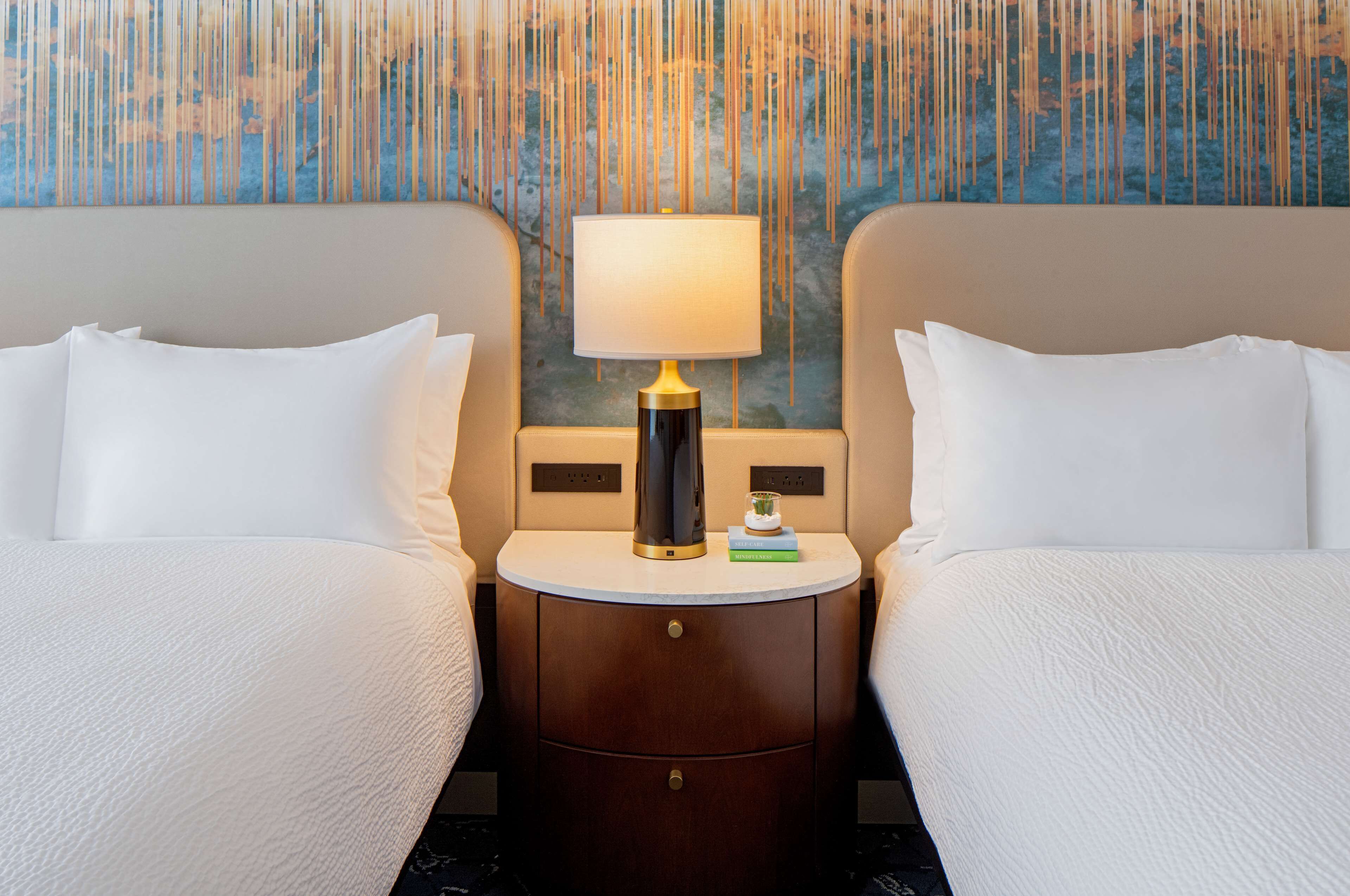 Tempo by Hilton Nashville Downtown Tempo by Hilton Nashville Downtown