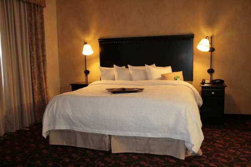 Hampton Inn & Suites Dallas-Arlington North Hampton Inn & Suites Dallas-Arlington North