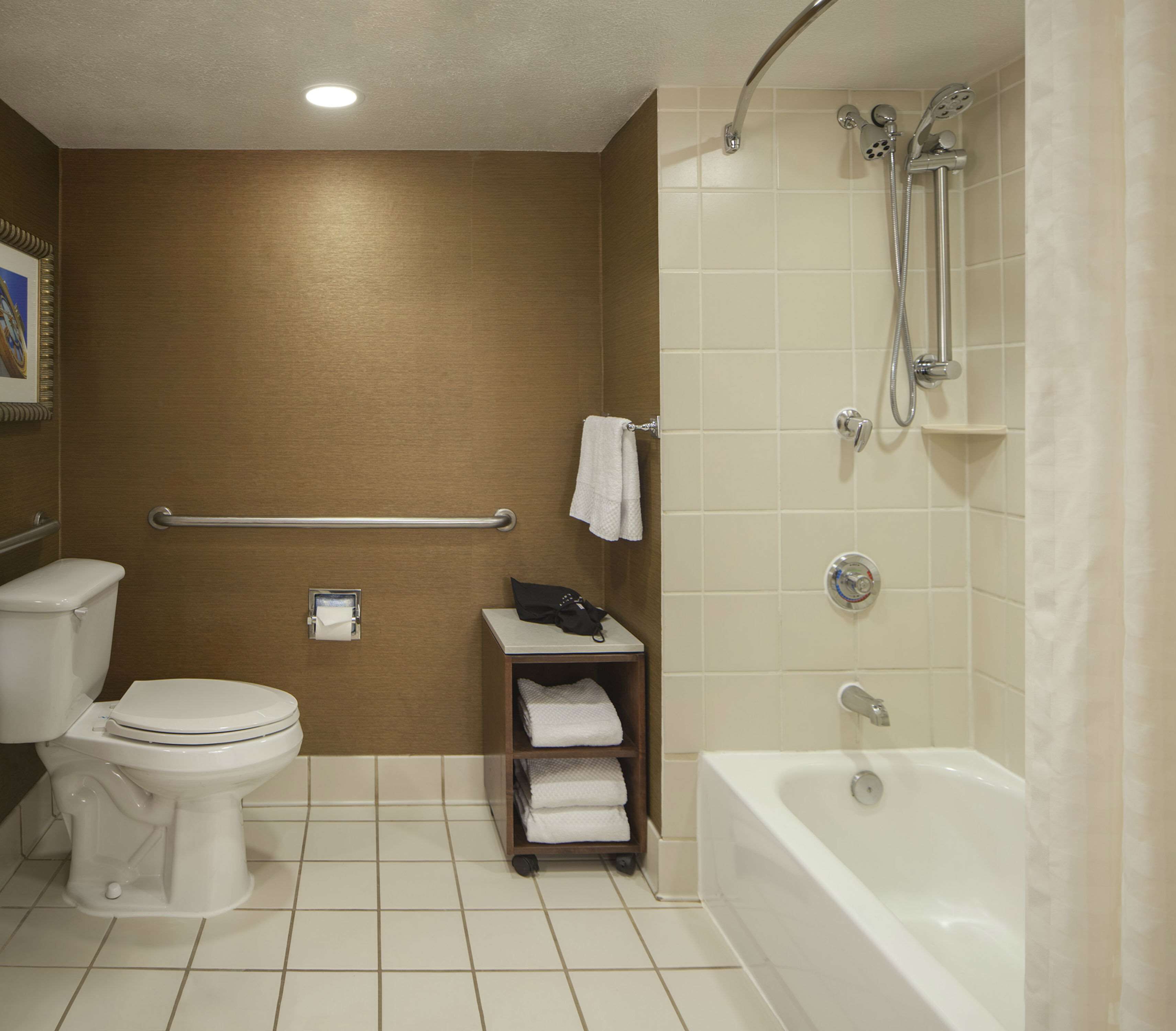 Embassy Suites by Hilton Austin Arboretum Embassy Suites by Hilton Austin Arboretum
