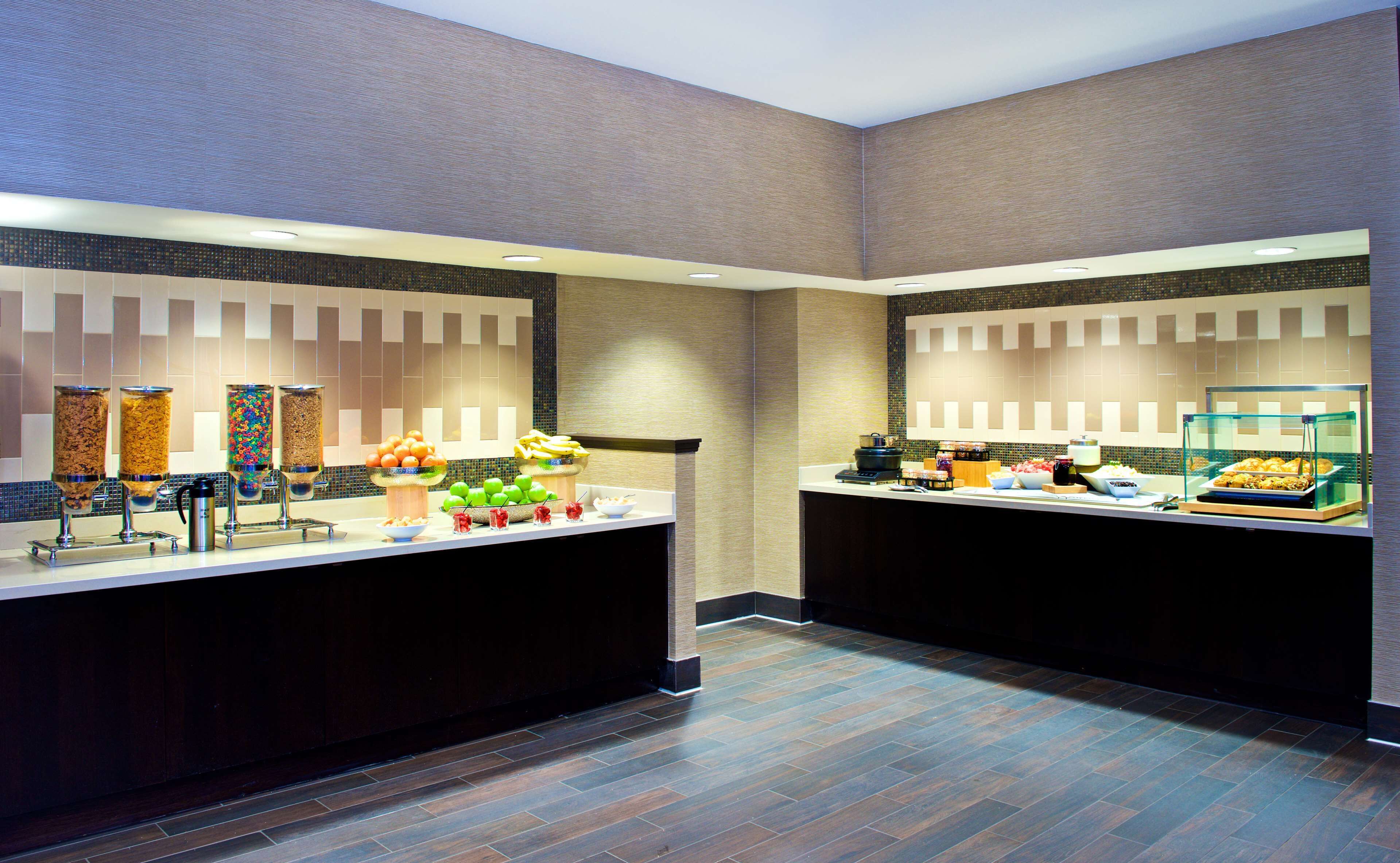 Embassy Suites by Hilton Austin Arboretum Embassy Suites by Hilton Austin Arboretum